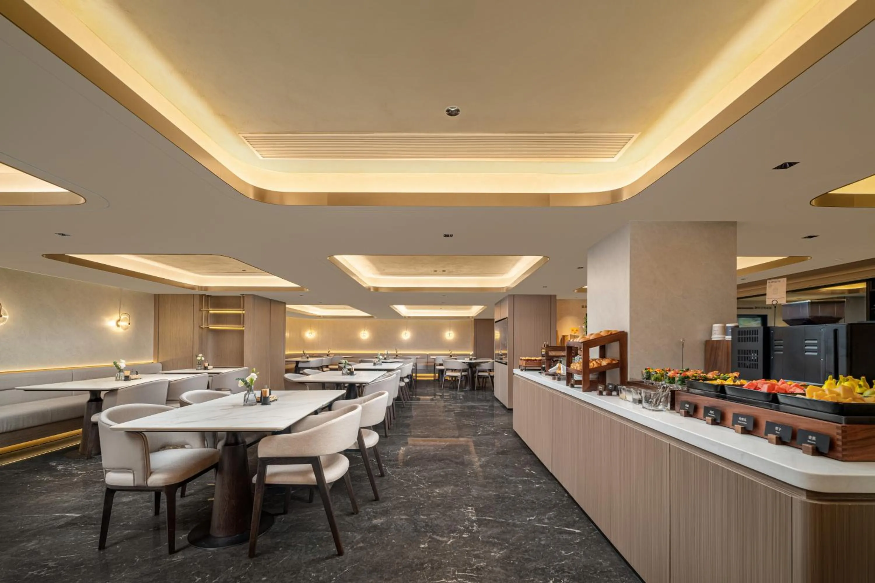 Restaurant/places to eat in Atour Hotel New International Expo Center Longyang Road Shanghai
