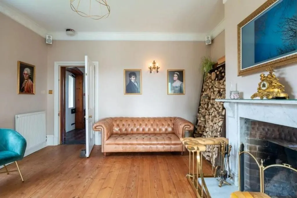 Lounge or bar in Walltree House