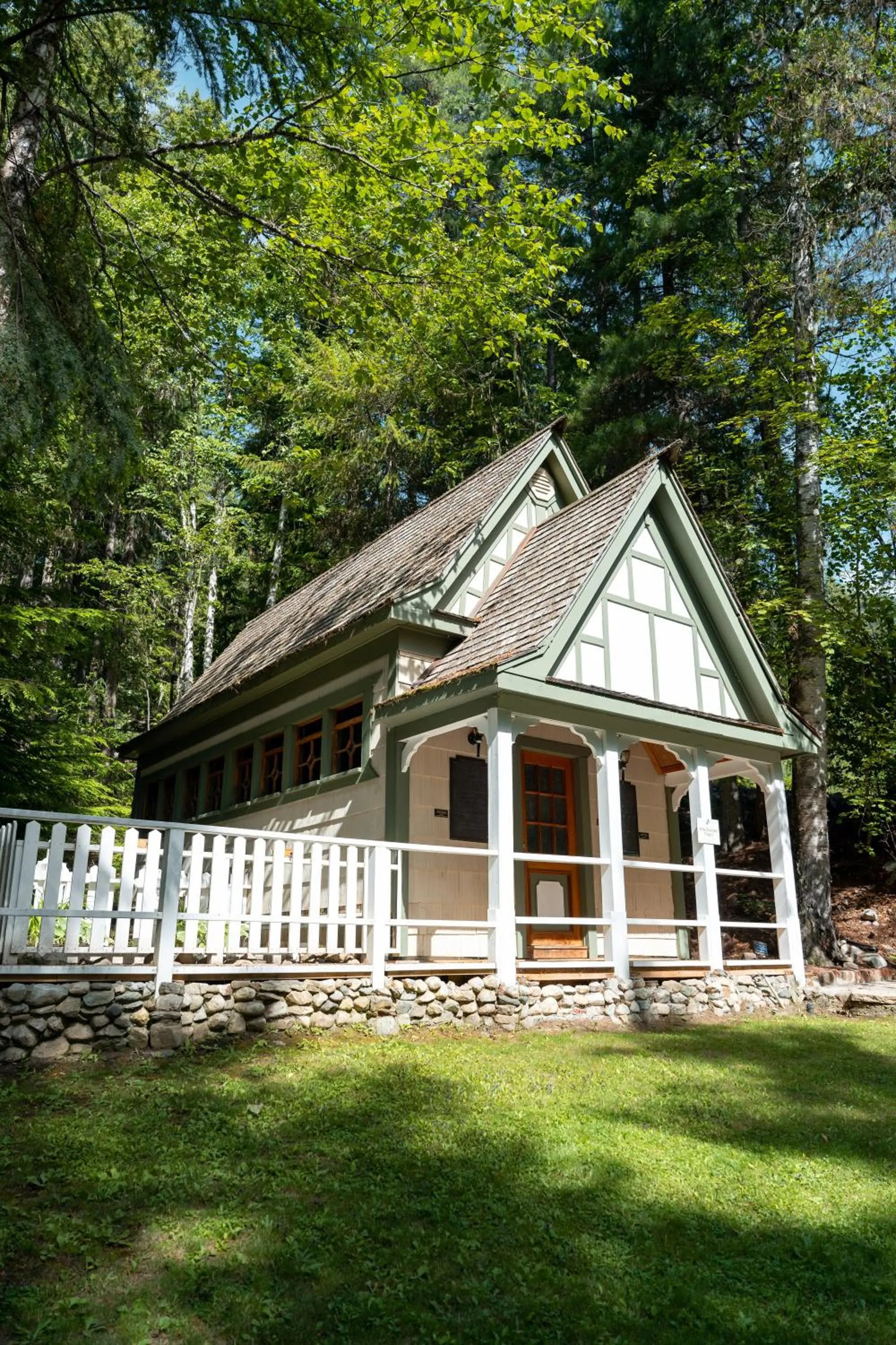 Property building in Halcyon Hot Springs Resort