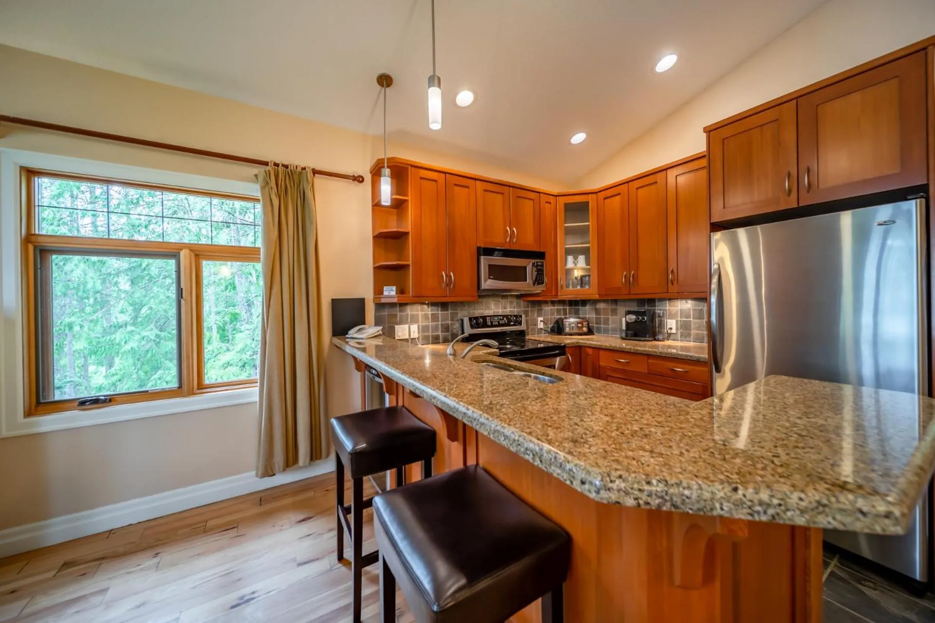 Kitchen or kitchenette in Halcyon Hot Springs Resort