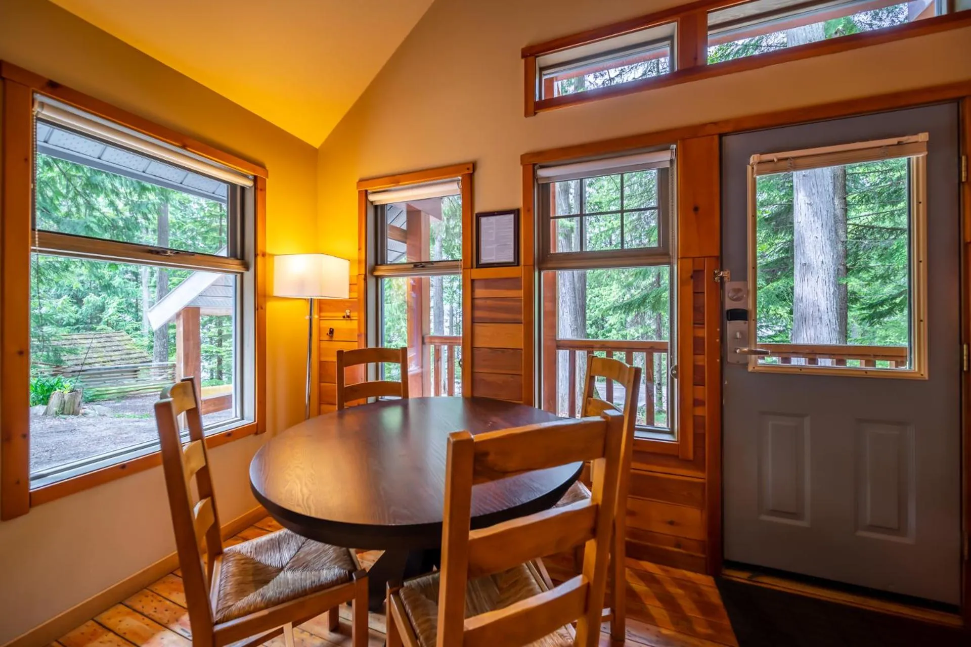 Dining area in Halcyon Hot Springs Resort