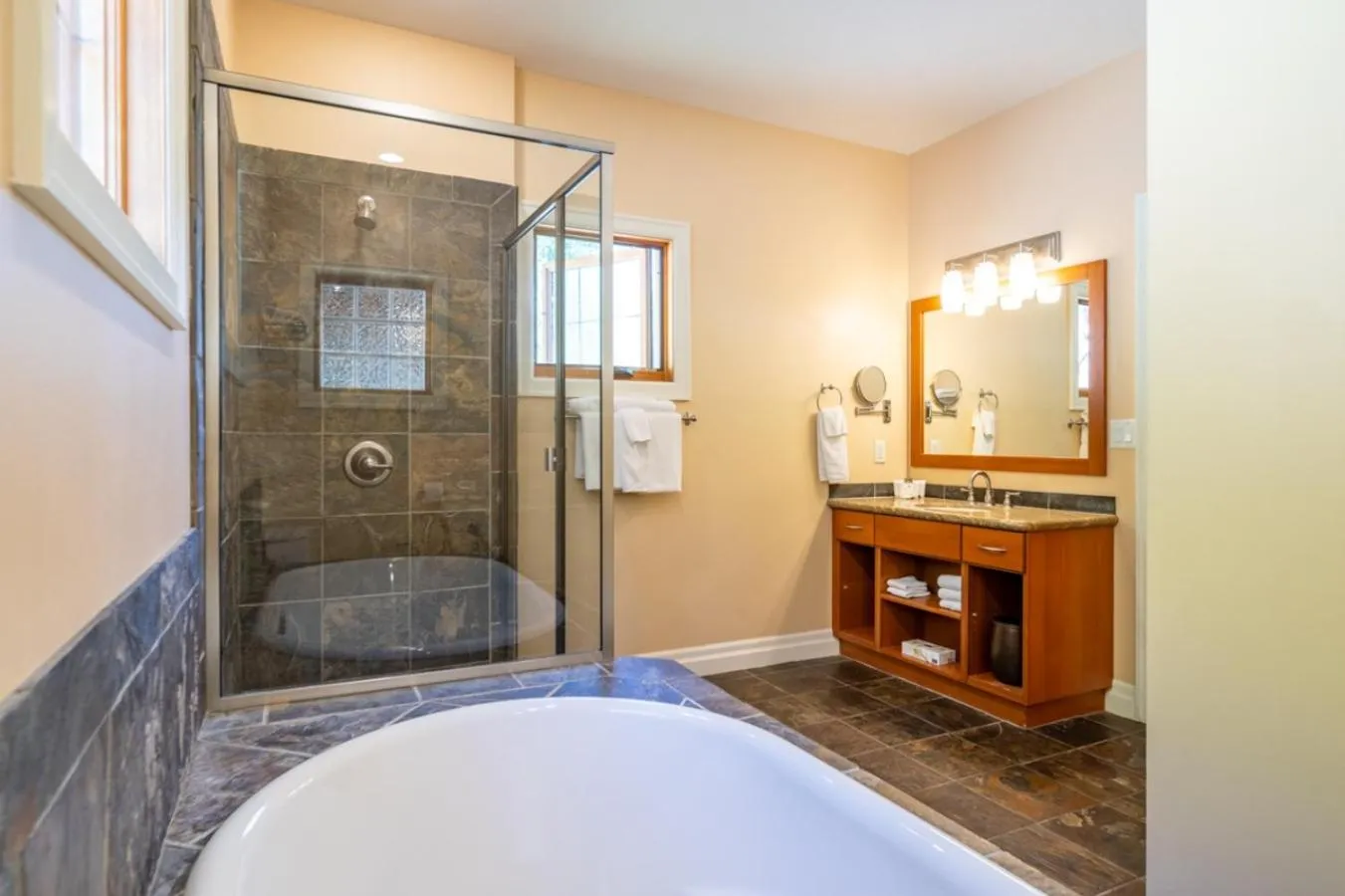Bathroom in Halcyon Hot Springs Resort