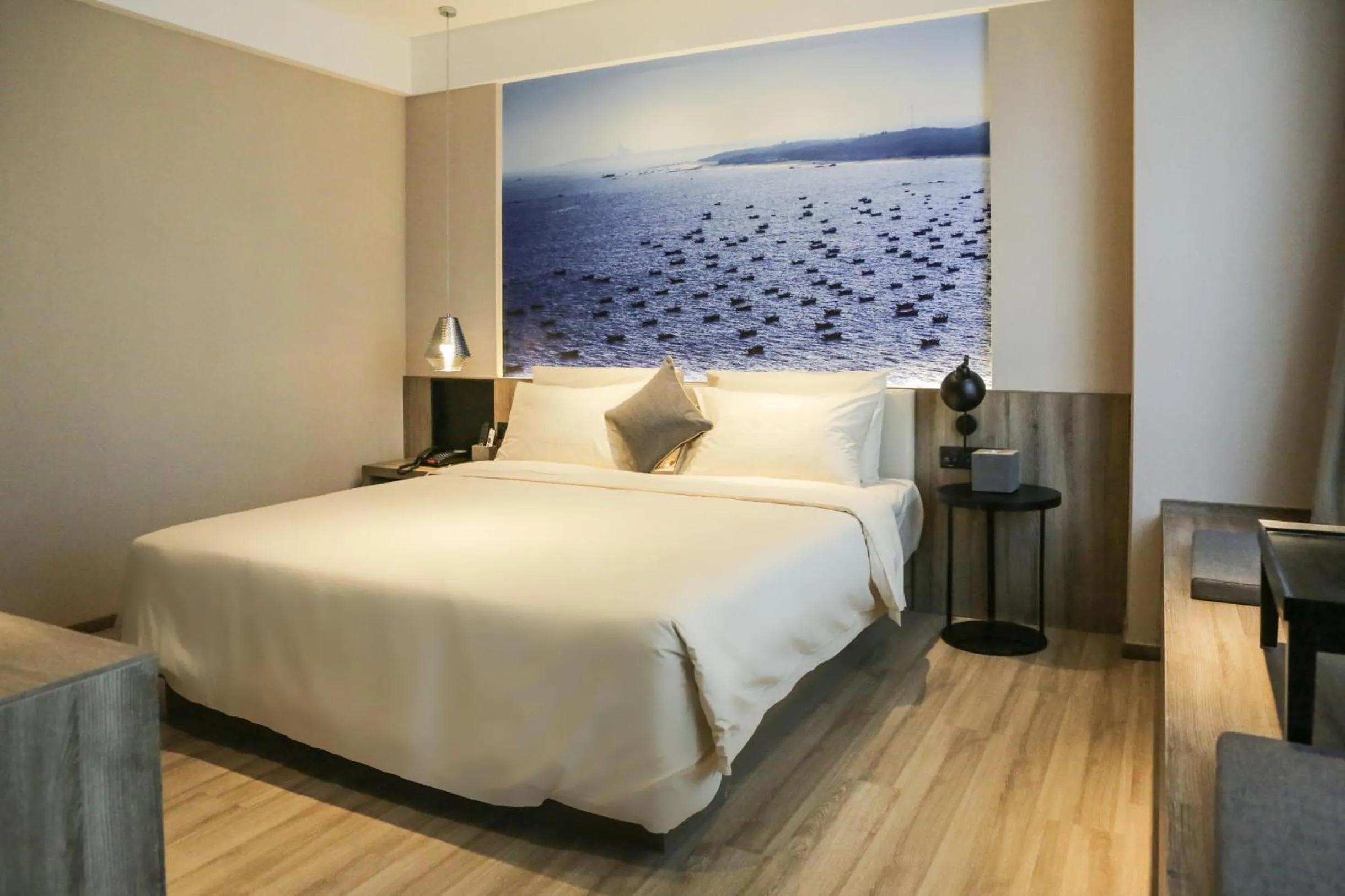 Bed in Atour Hotel High Speed Railway Station Maoming