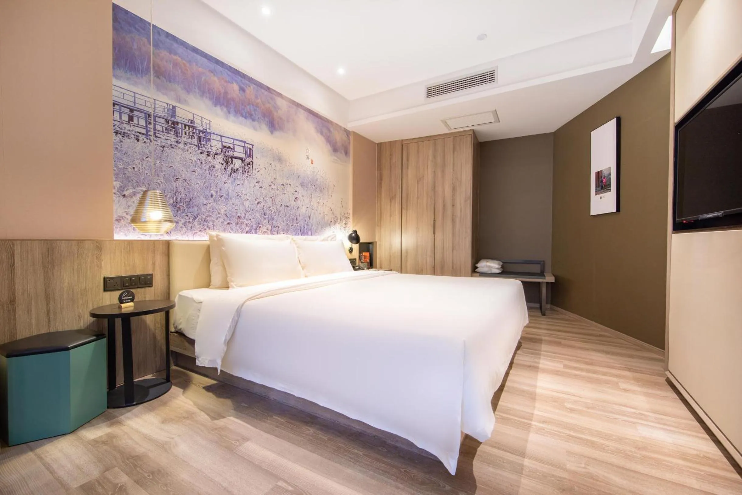 Bed in Atour Hotel Hongqiao Hub National Exhibition Center Shanghai