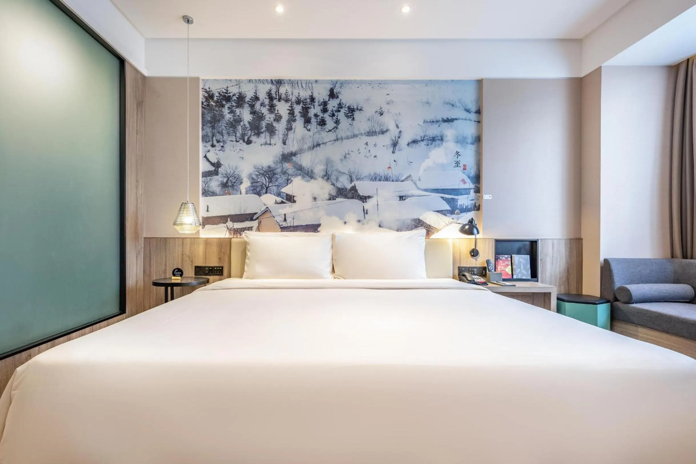 Bed in Atour Hotel Hongqiao Hub National Exhibition Center Shanghai