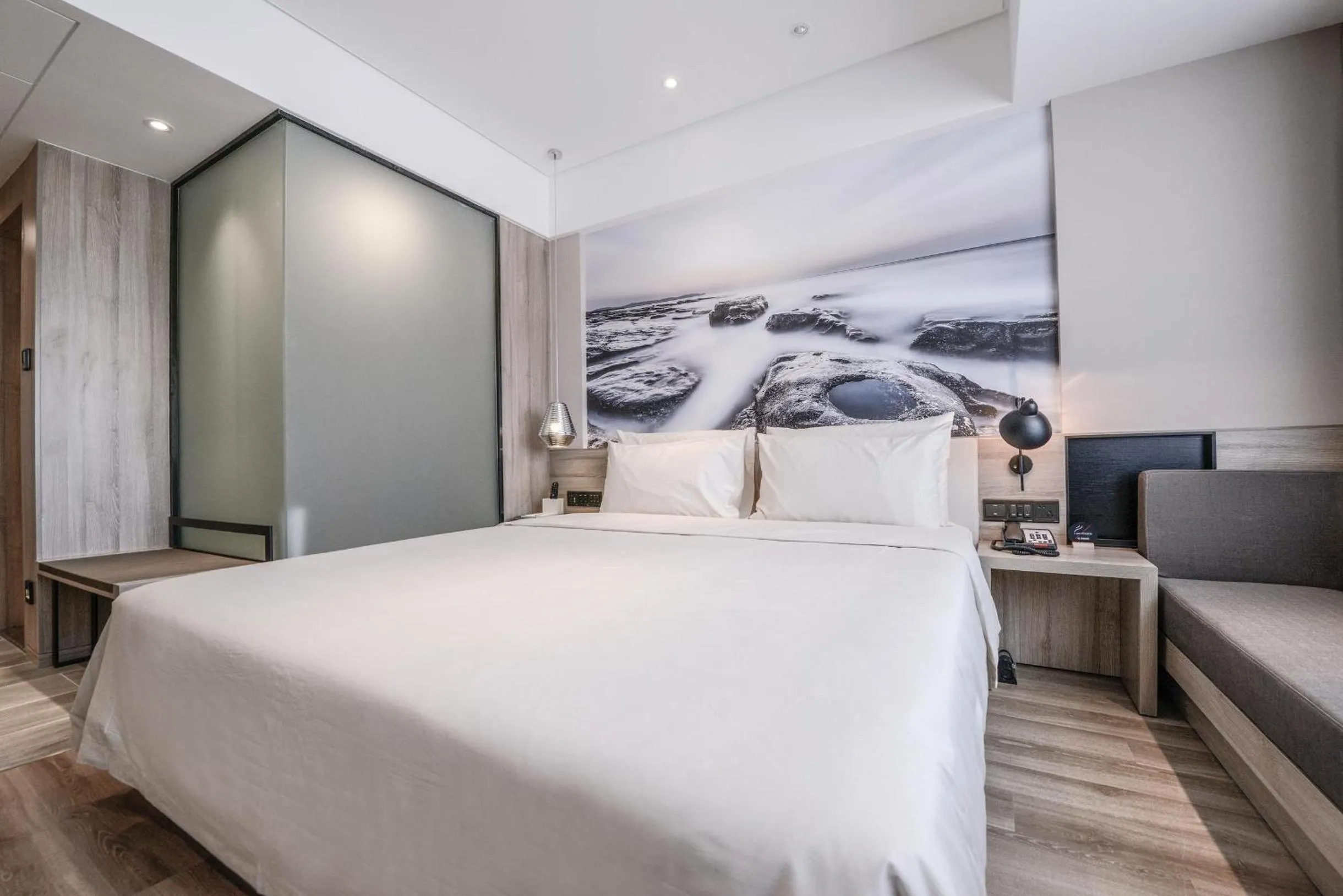 Bed in Atour Hotel Railway Station Dalian