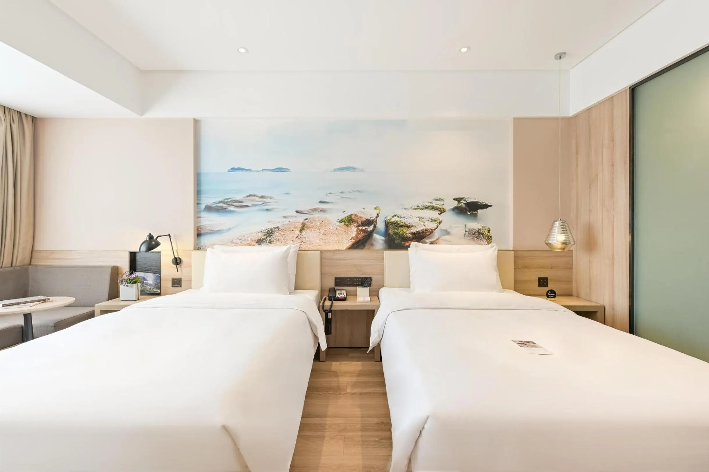 Bed in Atour Hotel Railway Station Dalian