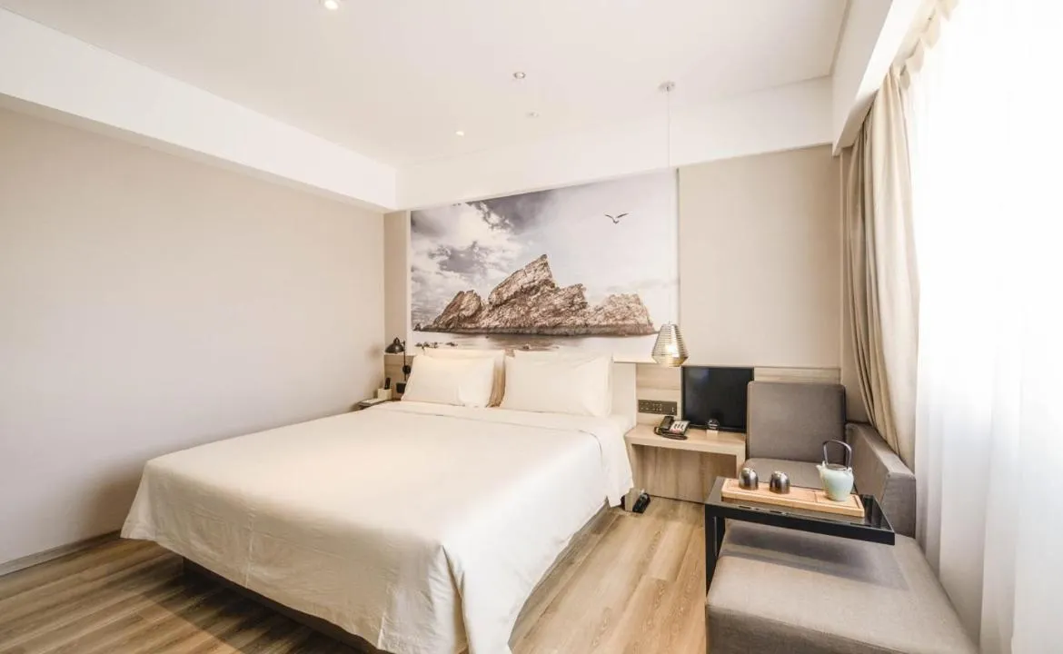 Bed in Atour Hotel Railway Station Dalian