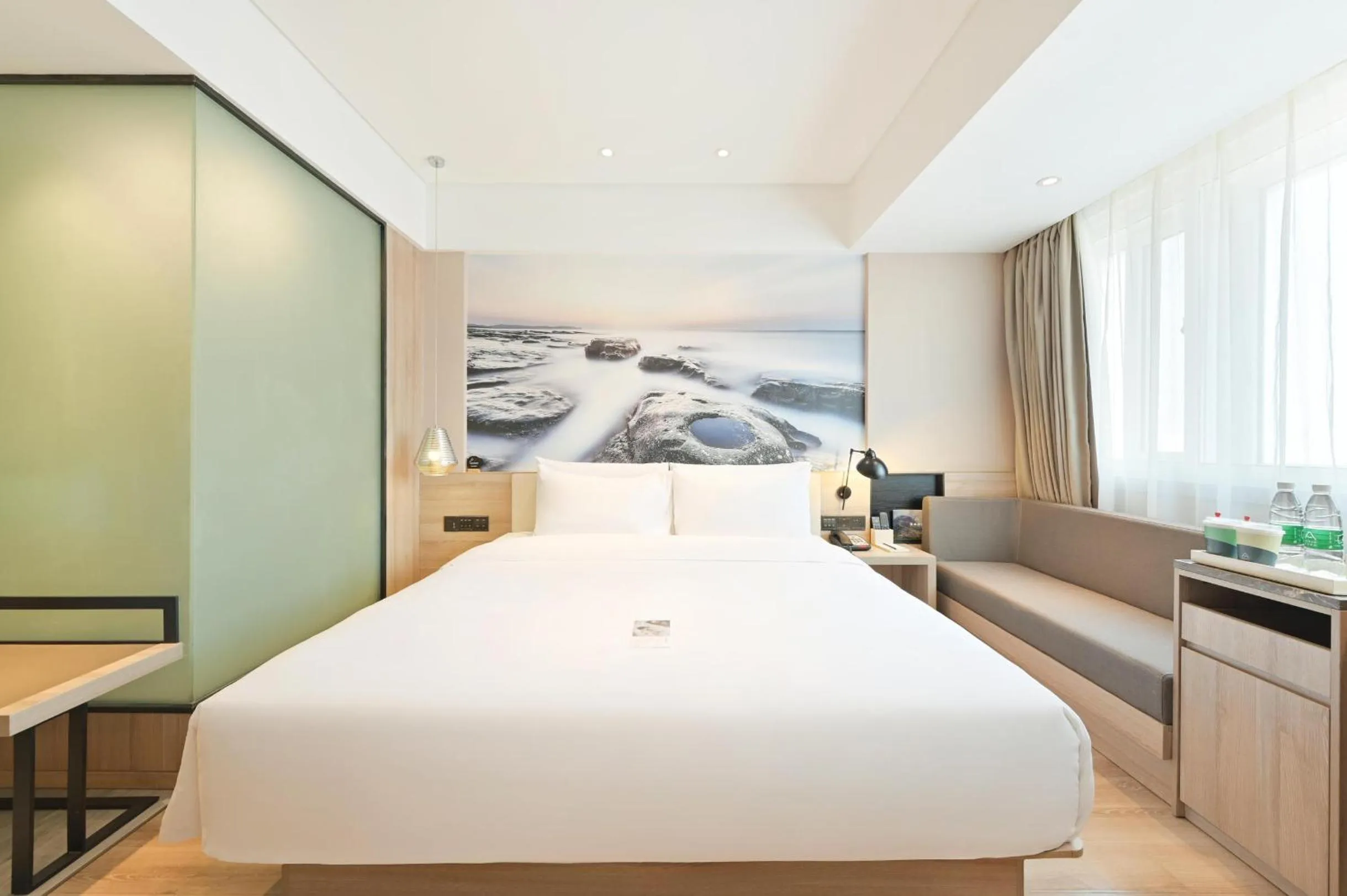 Bed in Atour Hotel Railway Station Dalian