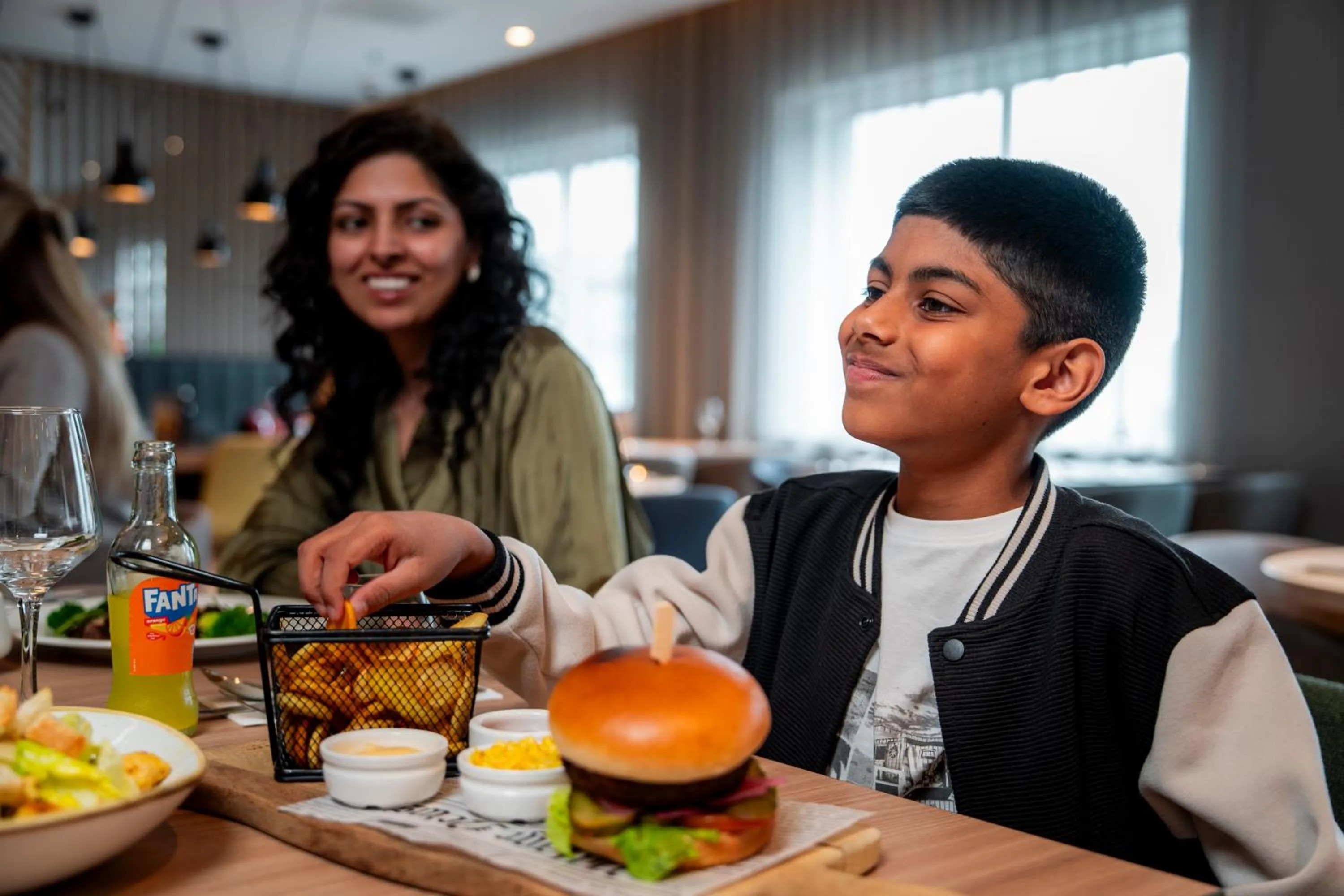 Restaurant/places to eat in Holiday Inn - Eindhoven Airport by IHG