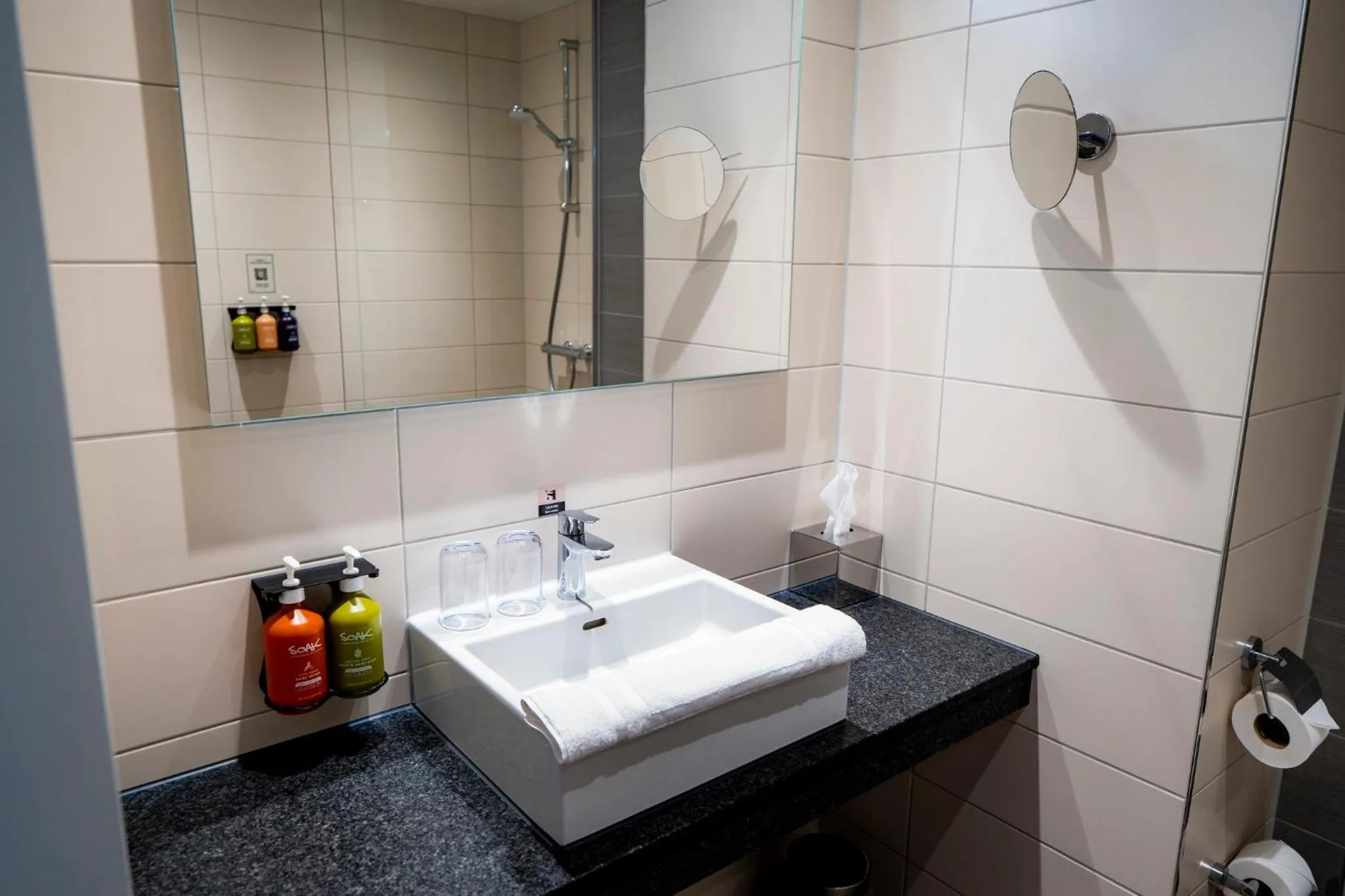 Bathroom in Holiday Inn - Eindhoven Airport by IHG