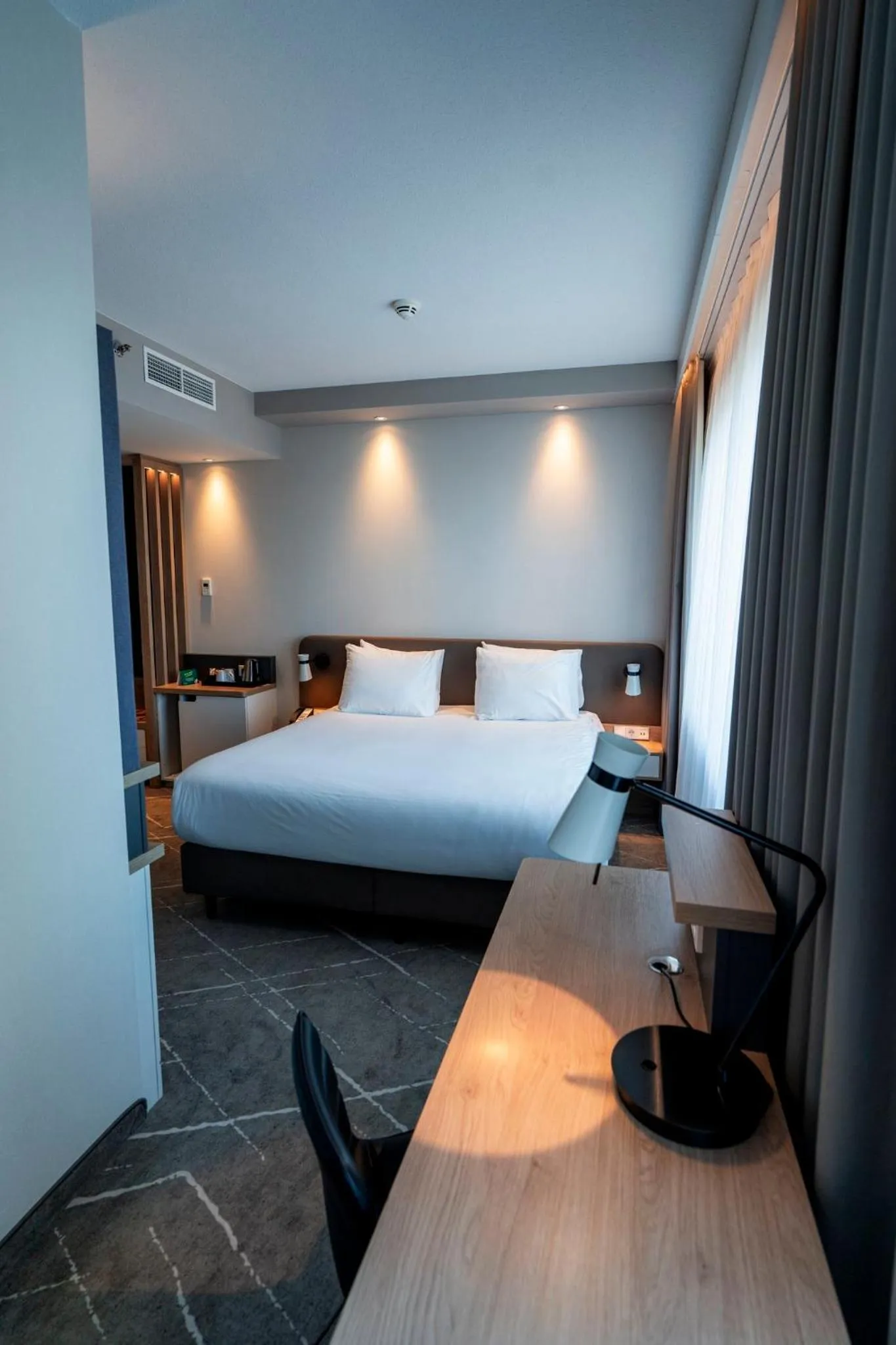 Photo of the whole room, Bed in Holiday Inn - Eindhoven Airport by IHG