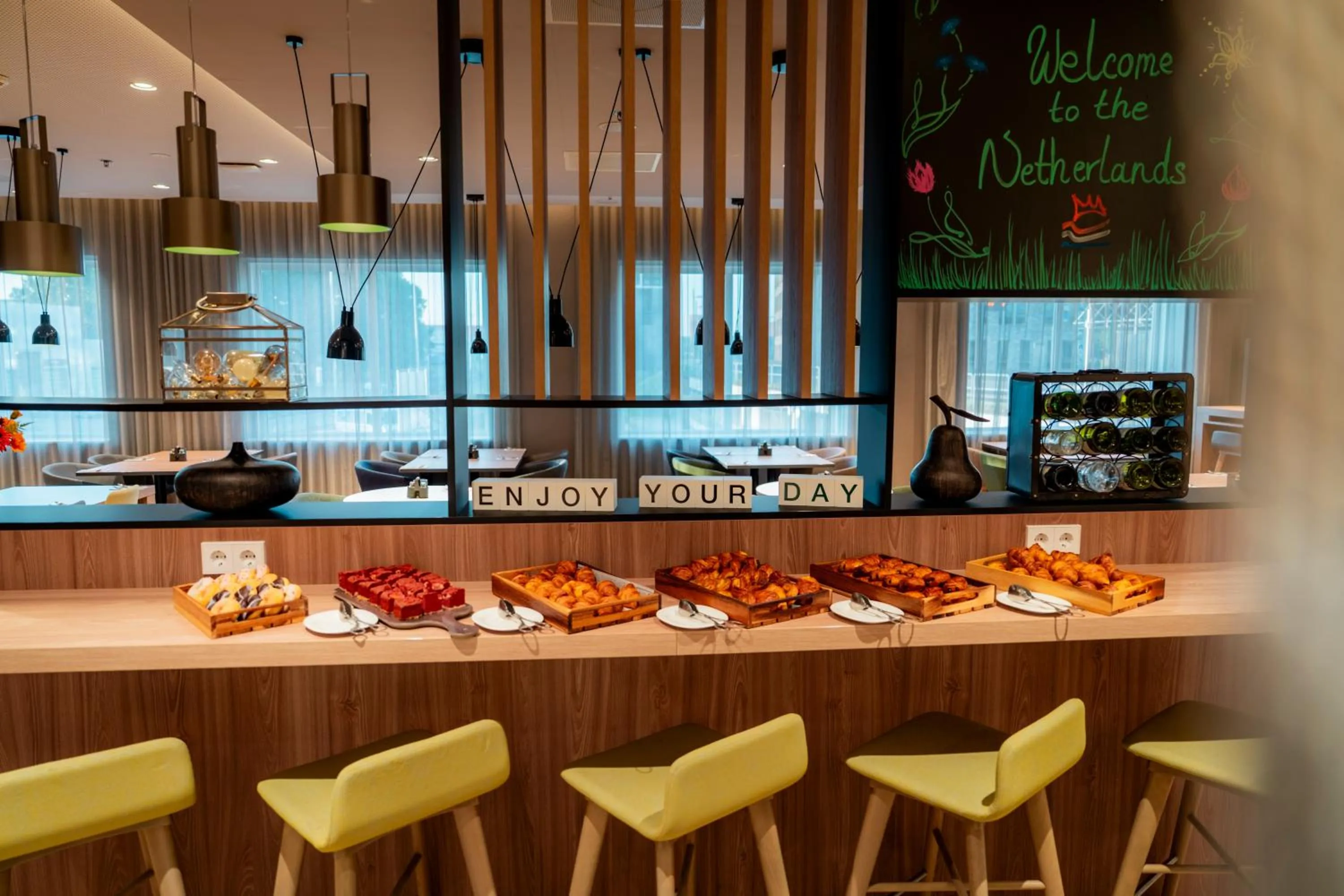 Restaurant/places to eat in Holiday Inn - Eindhoven Airport by IHG