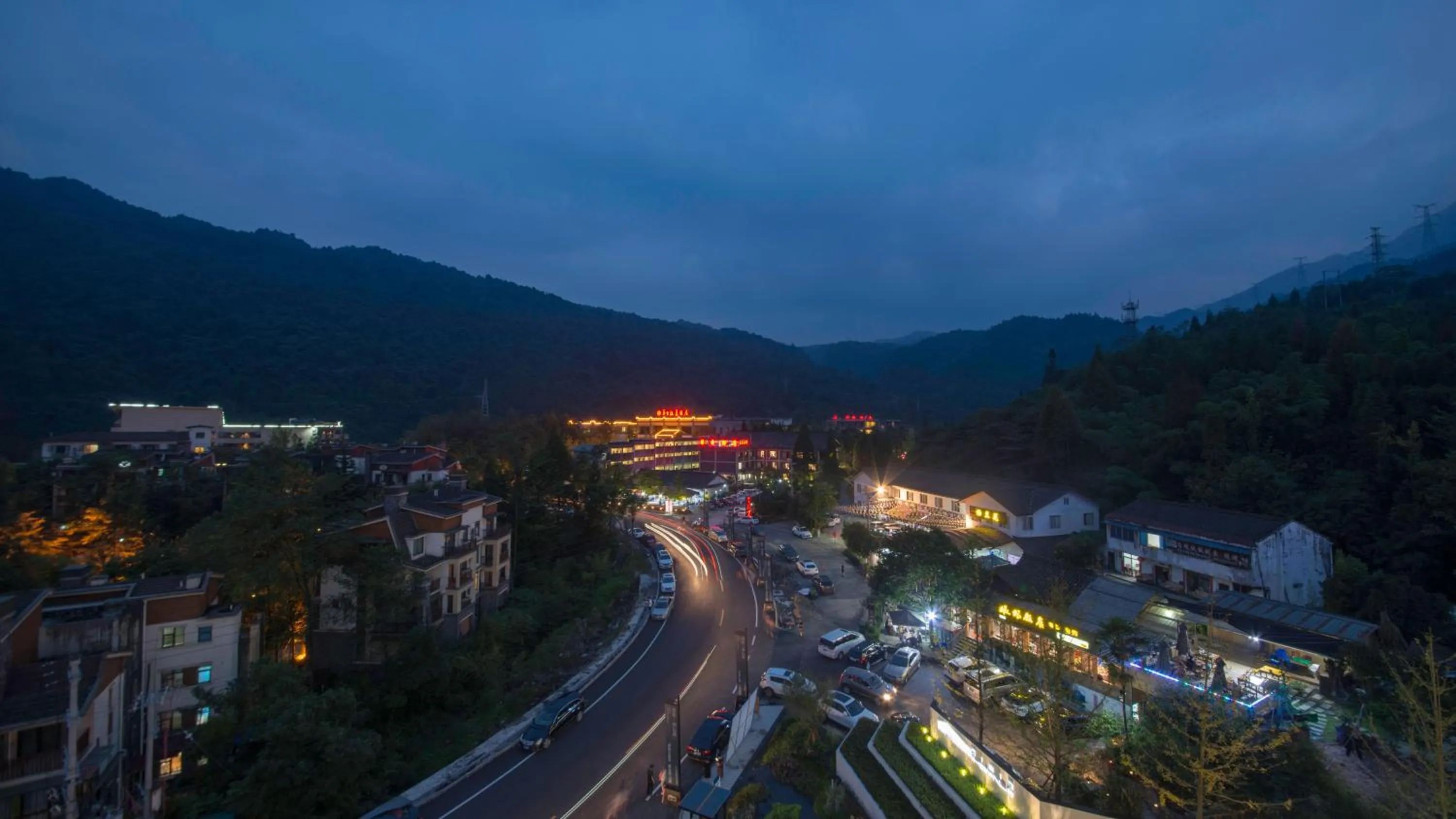 Property building in Holiday Inn Express Qiliping by IHG