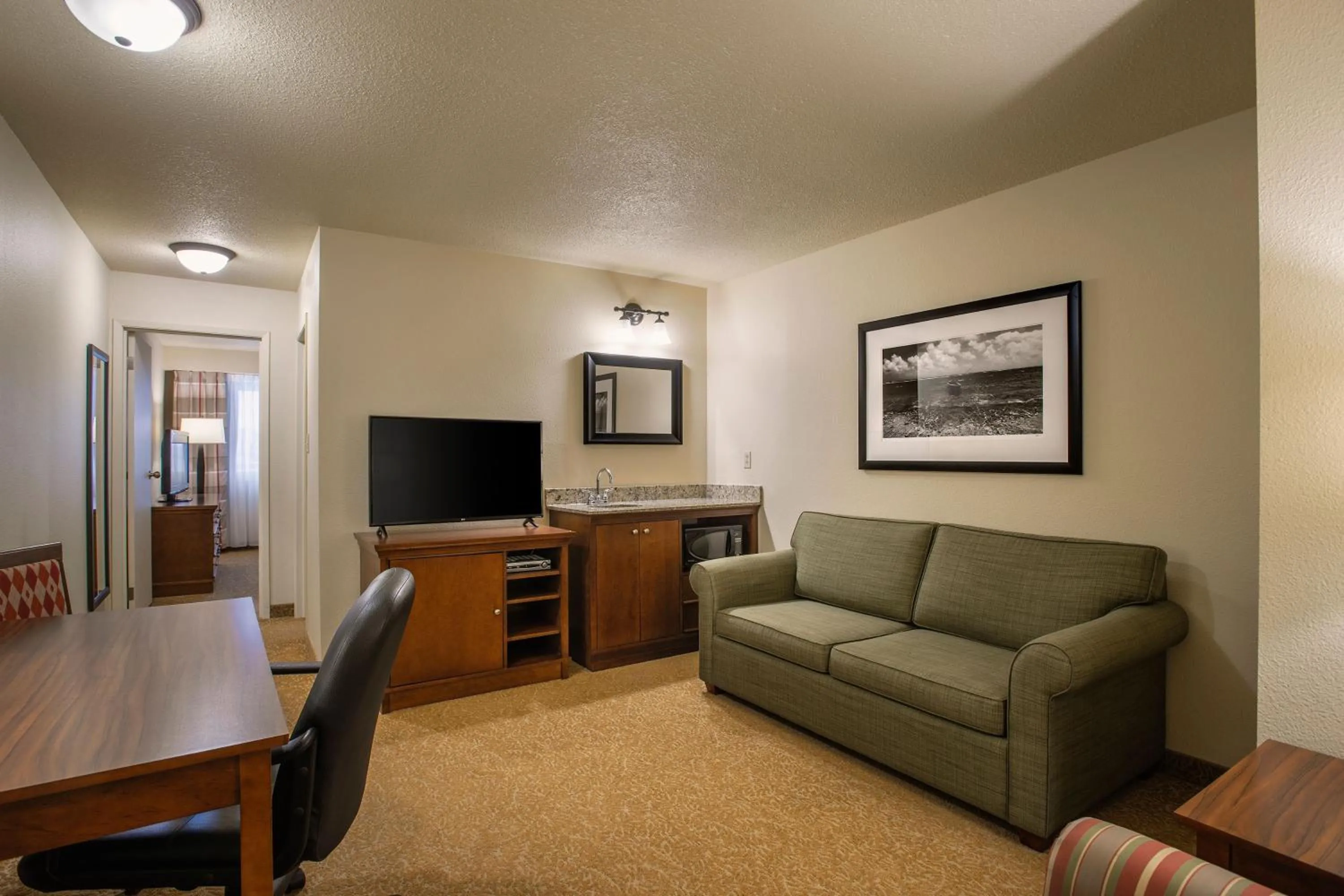 Living room in Travelodge Suites by Wyndham Regina - Eastgate Bay