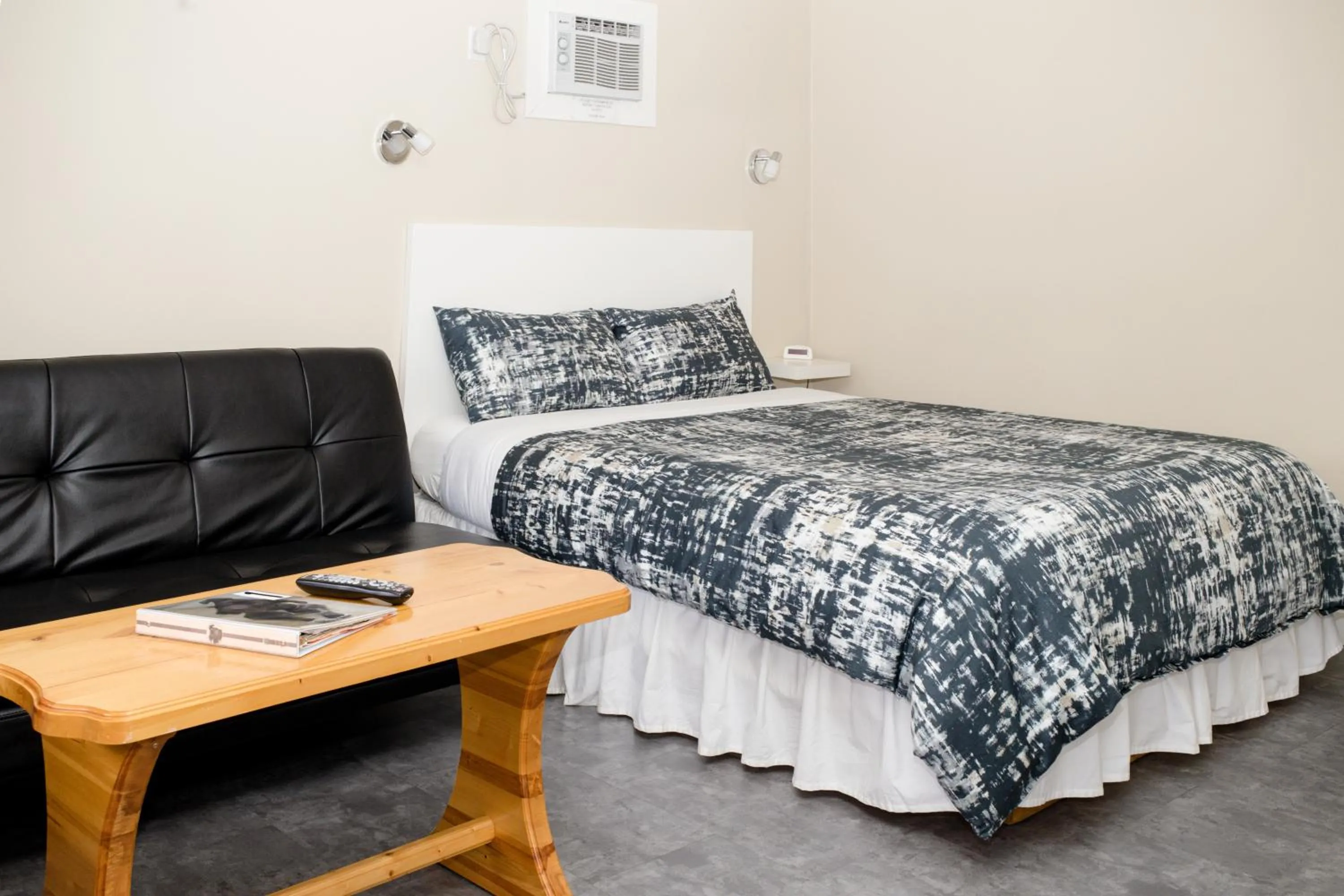 Double Room - Pet Friendly in Crescent Motel