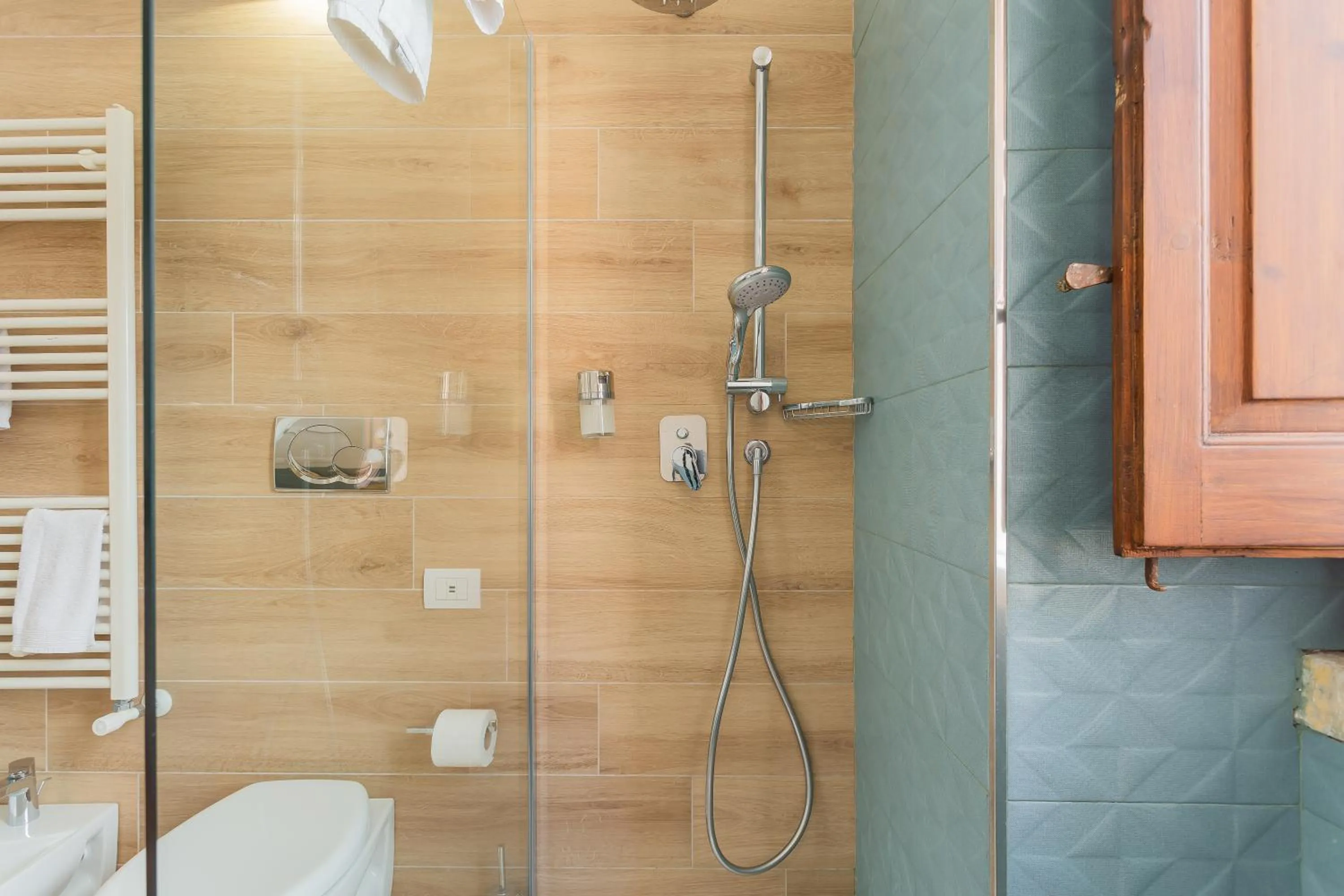 Shower in Santaló B&B