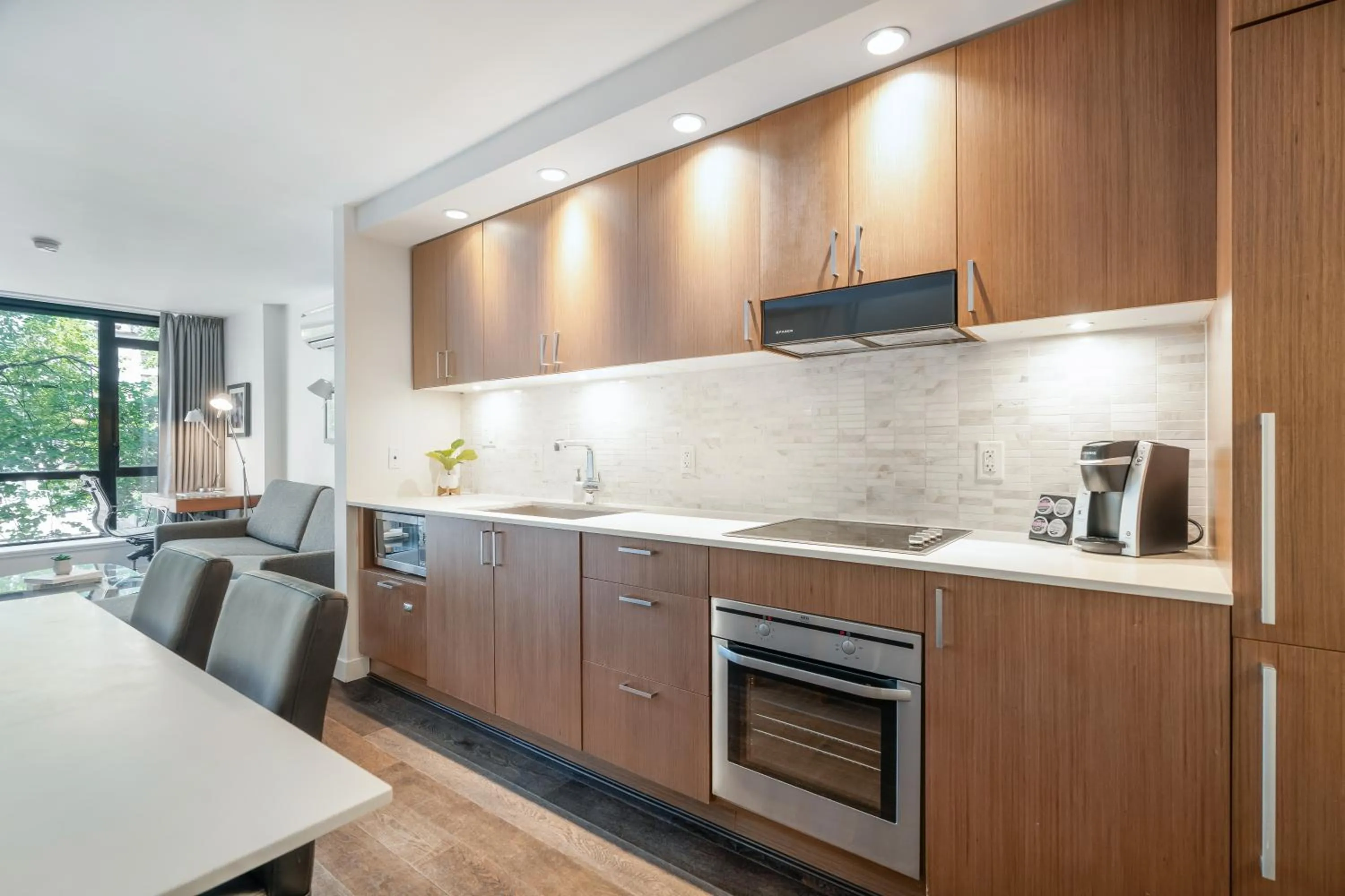 Living room in Level Vancouver Yaletown - Seymour