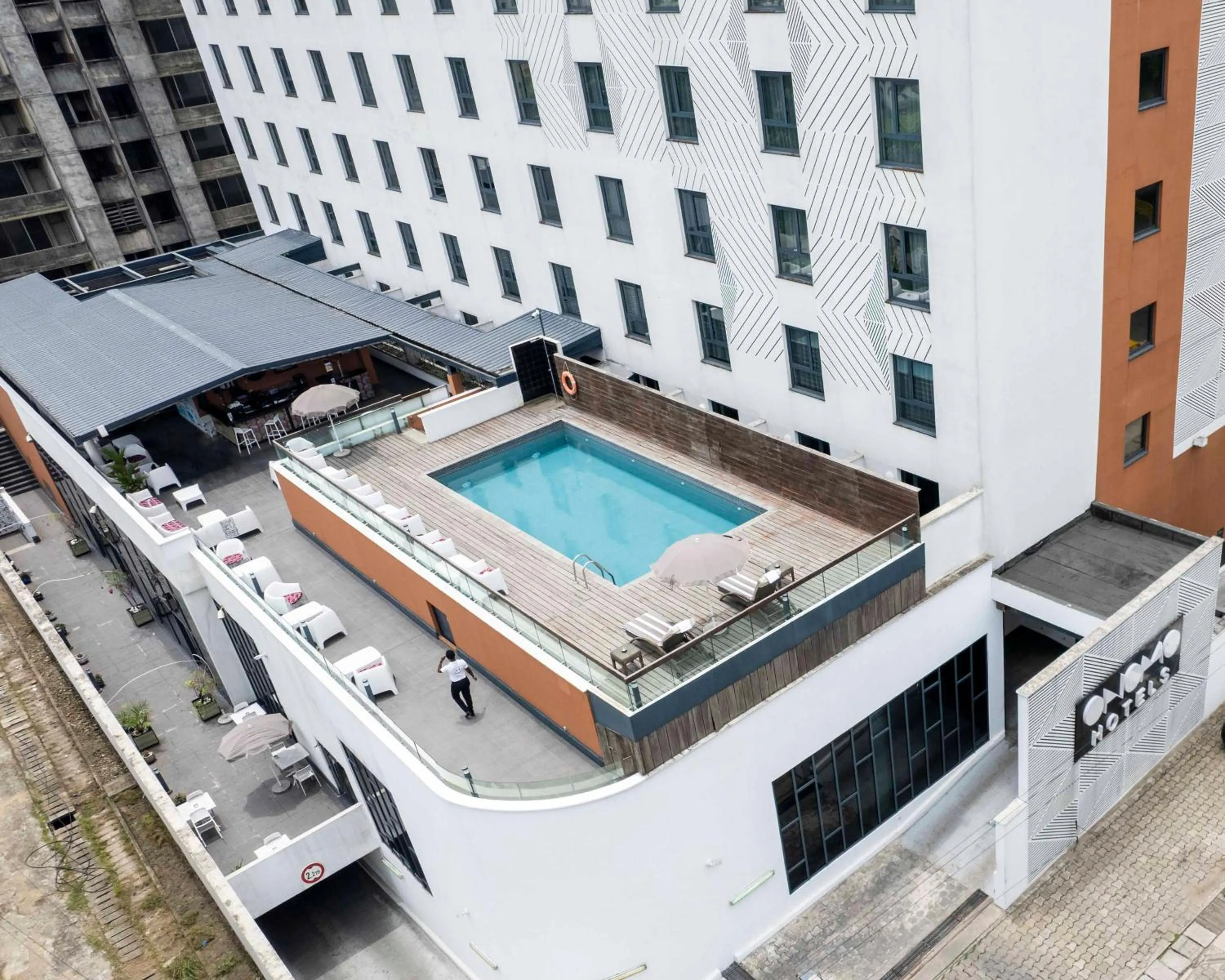Swimming pool in ONOMO Hotel Douala
