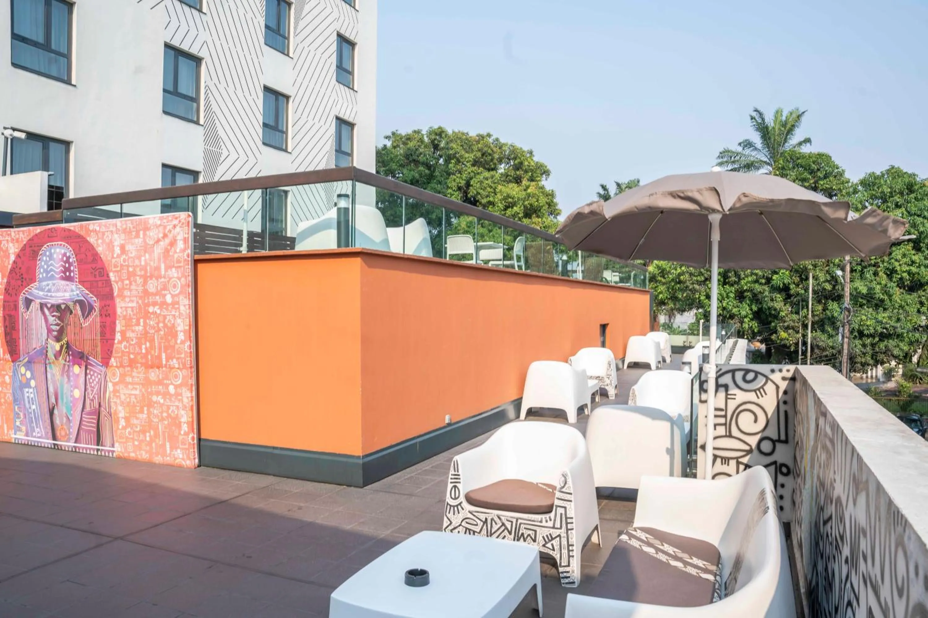 Swimming pool in ONOMO Hotel Douala