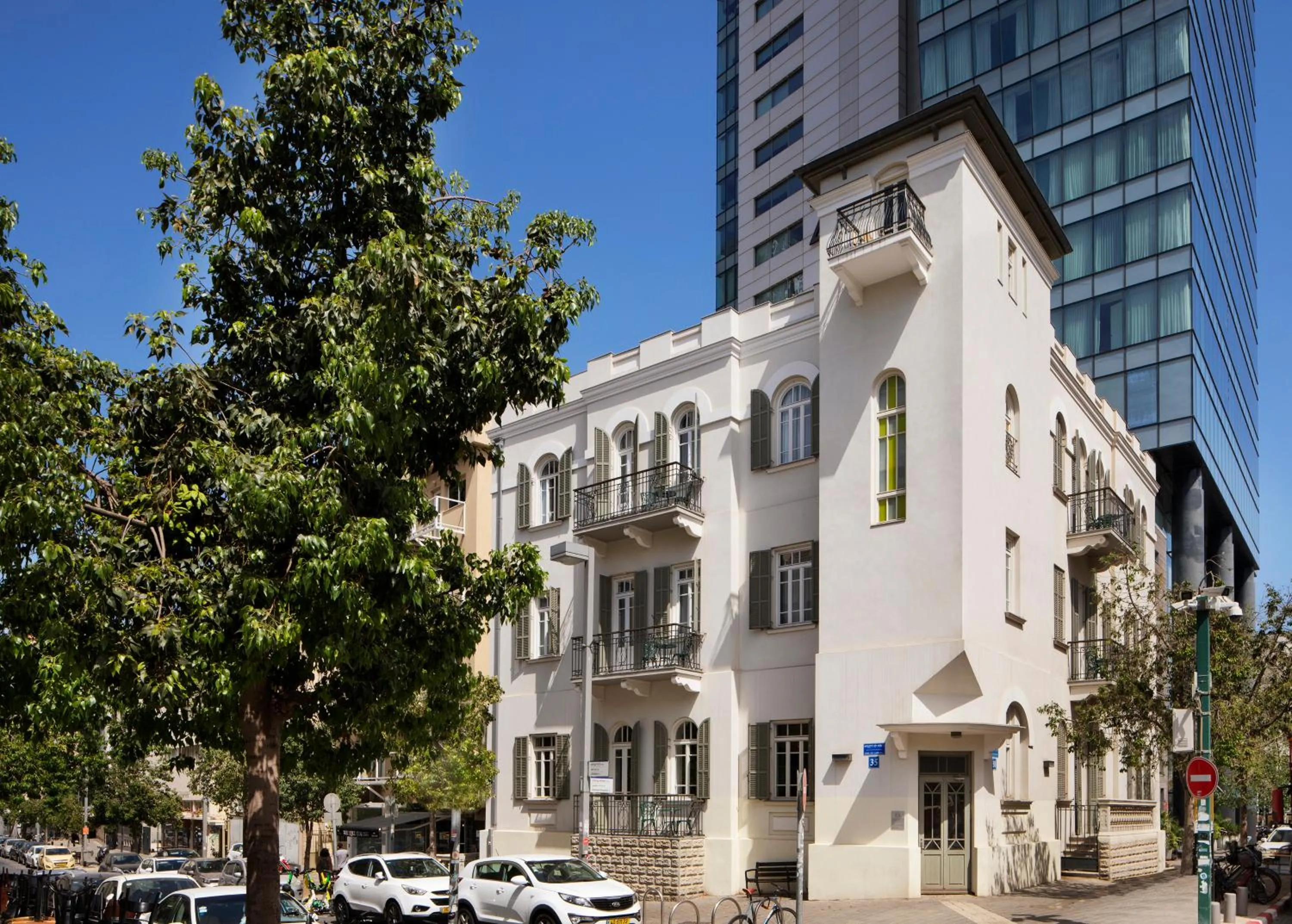 Property building in Bachar House