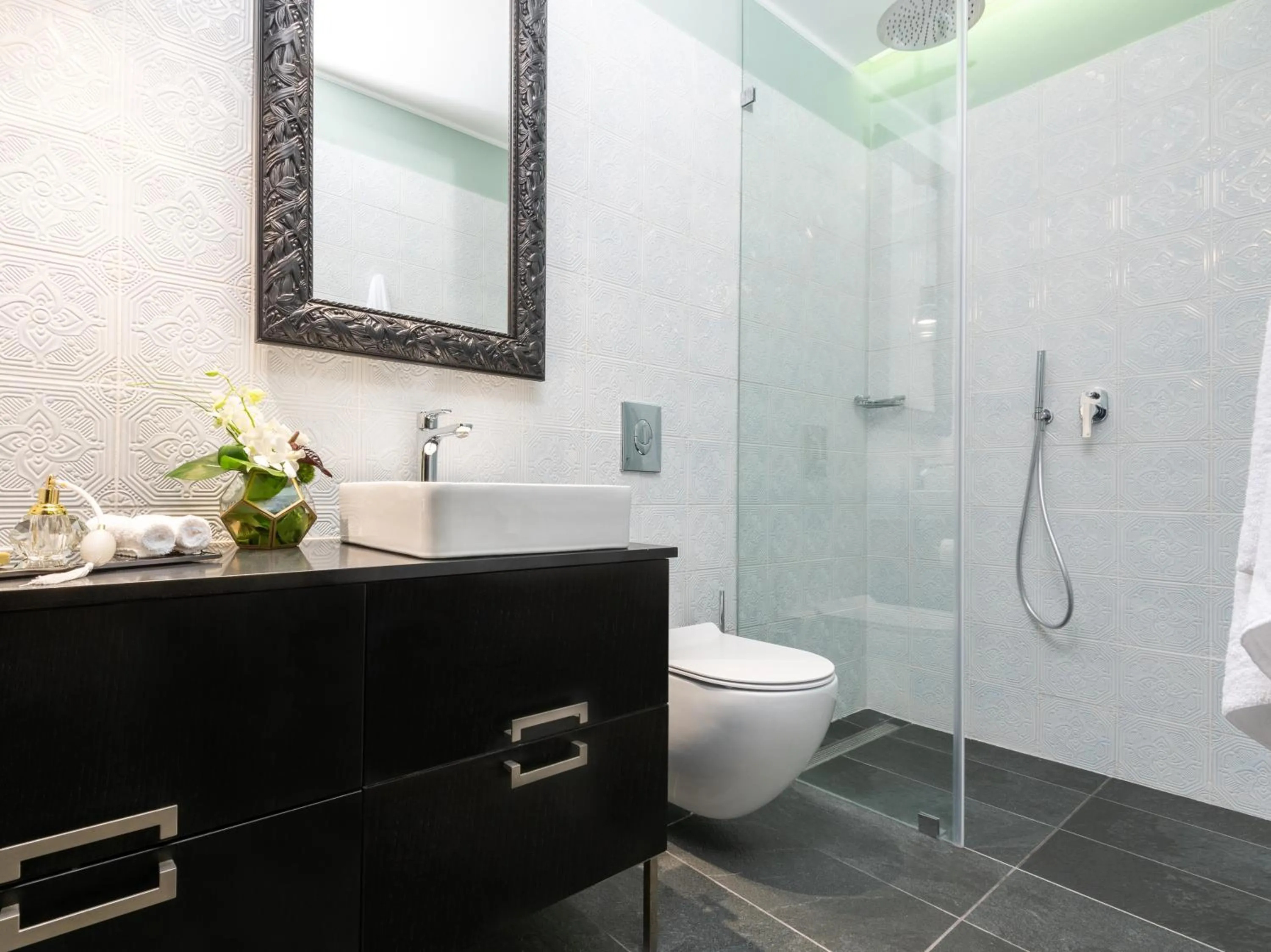 Shower in Bachar House