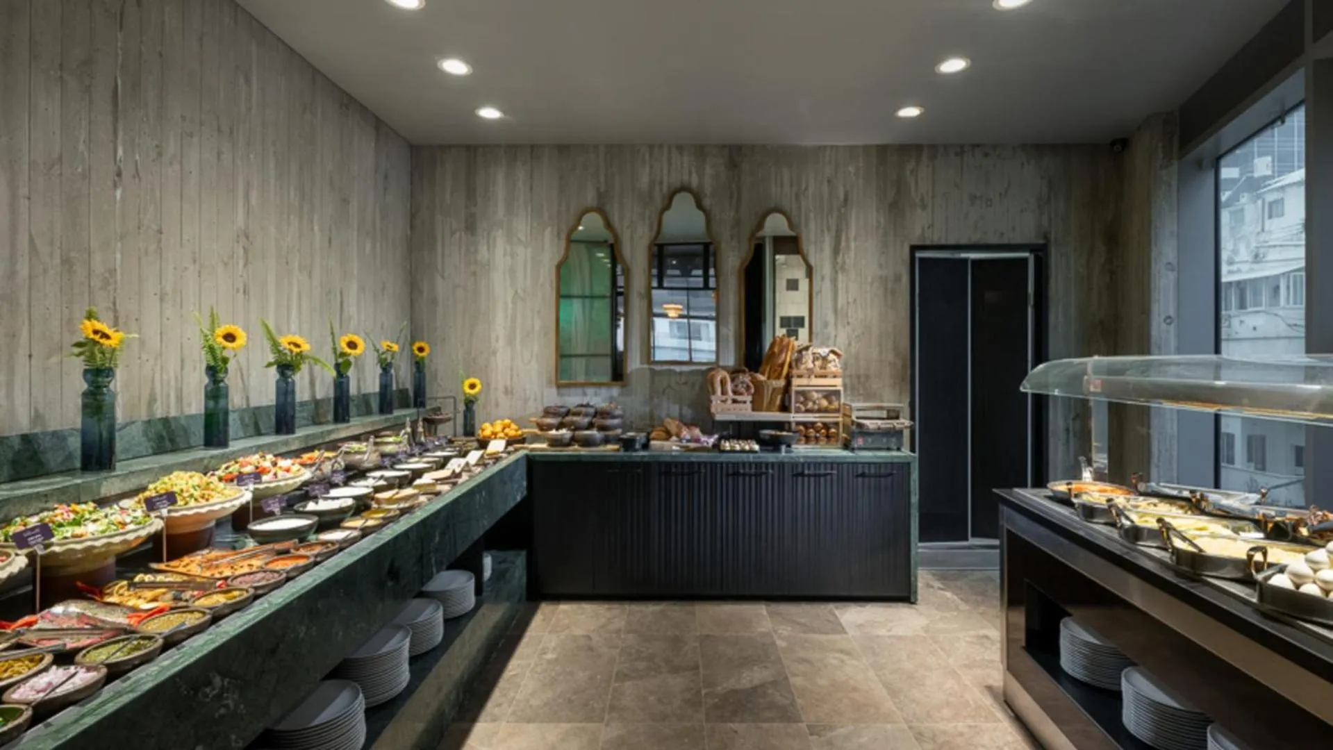 Breakfast in Bachar House - FATTAL COLORS