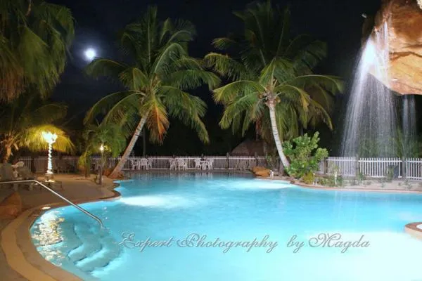 Swimming pool in Coconut Cove Resort & Marina