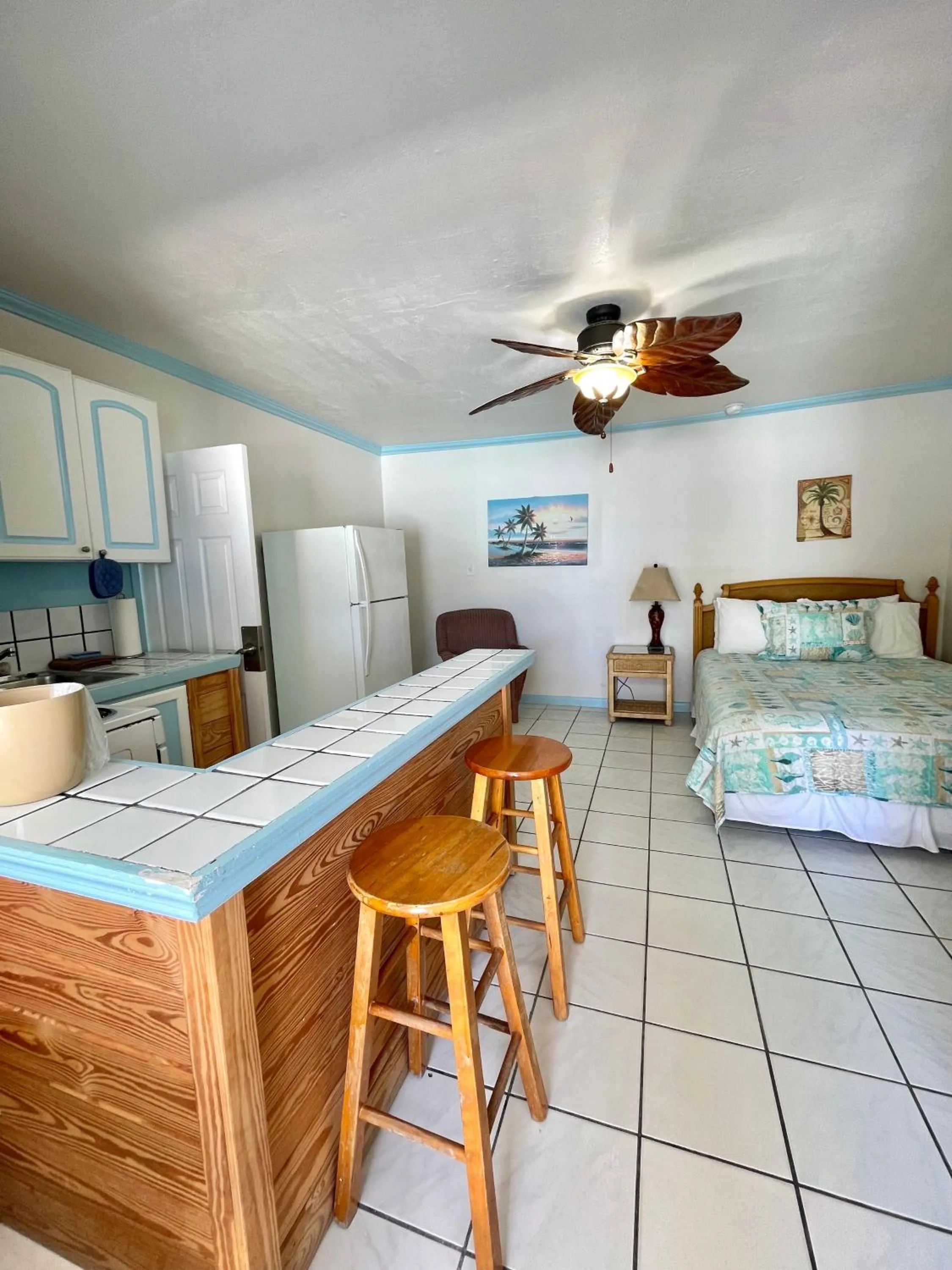 Bed in Coconut Cove Resort & Marina