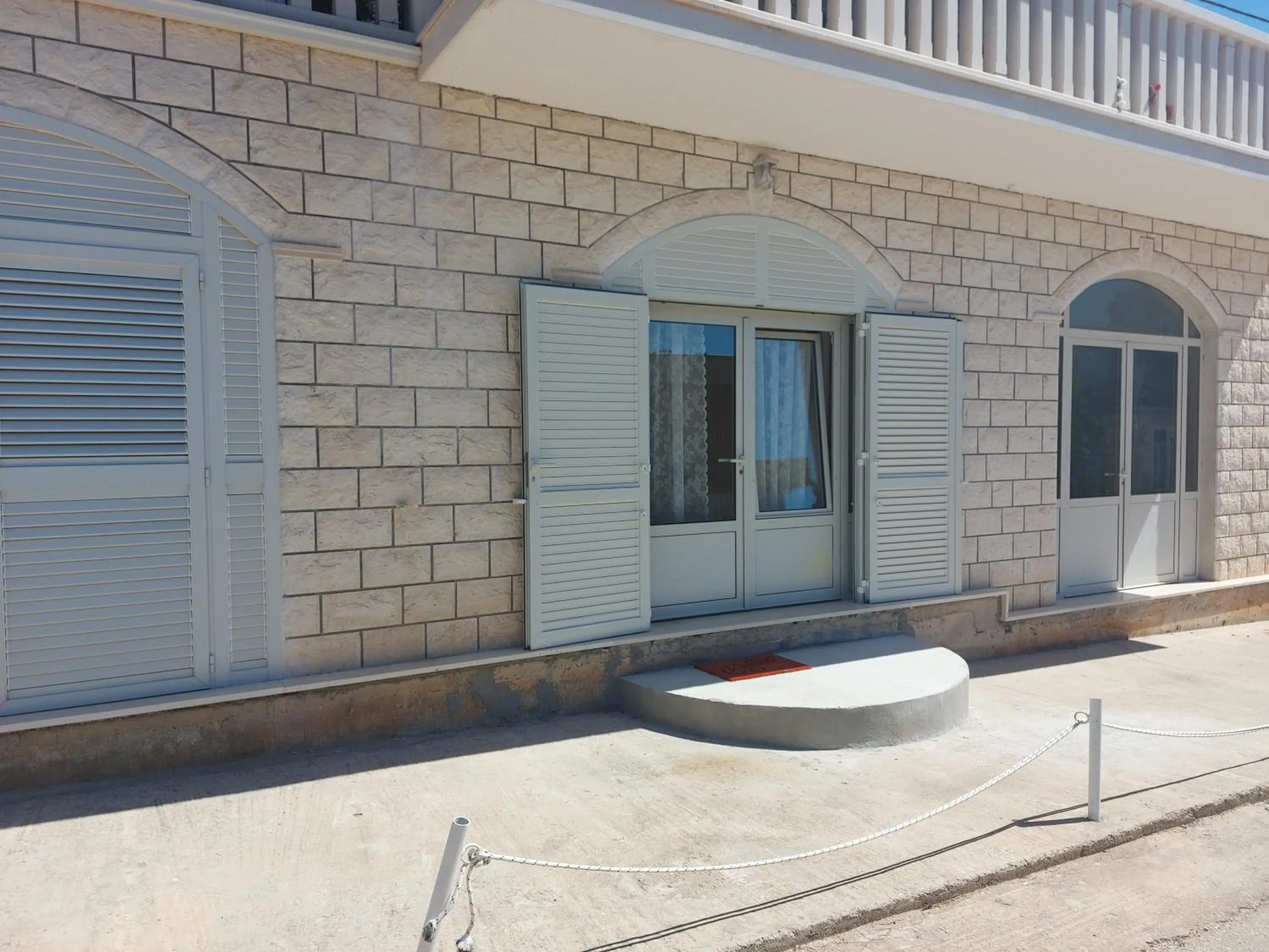 Facade/entrance in Apartments K & N