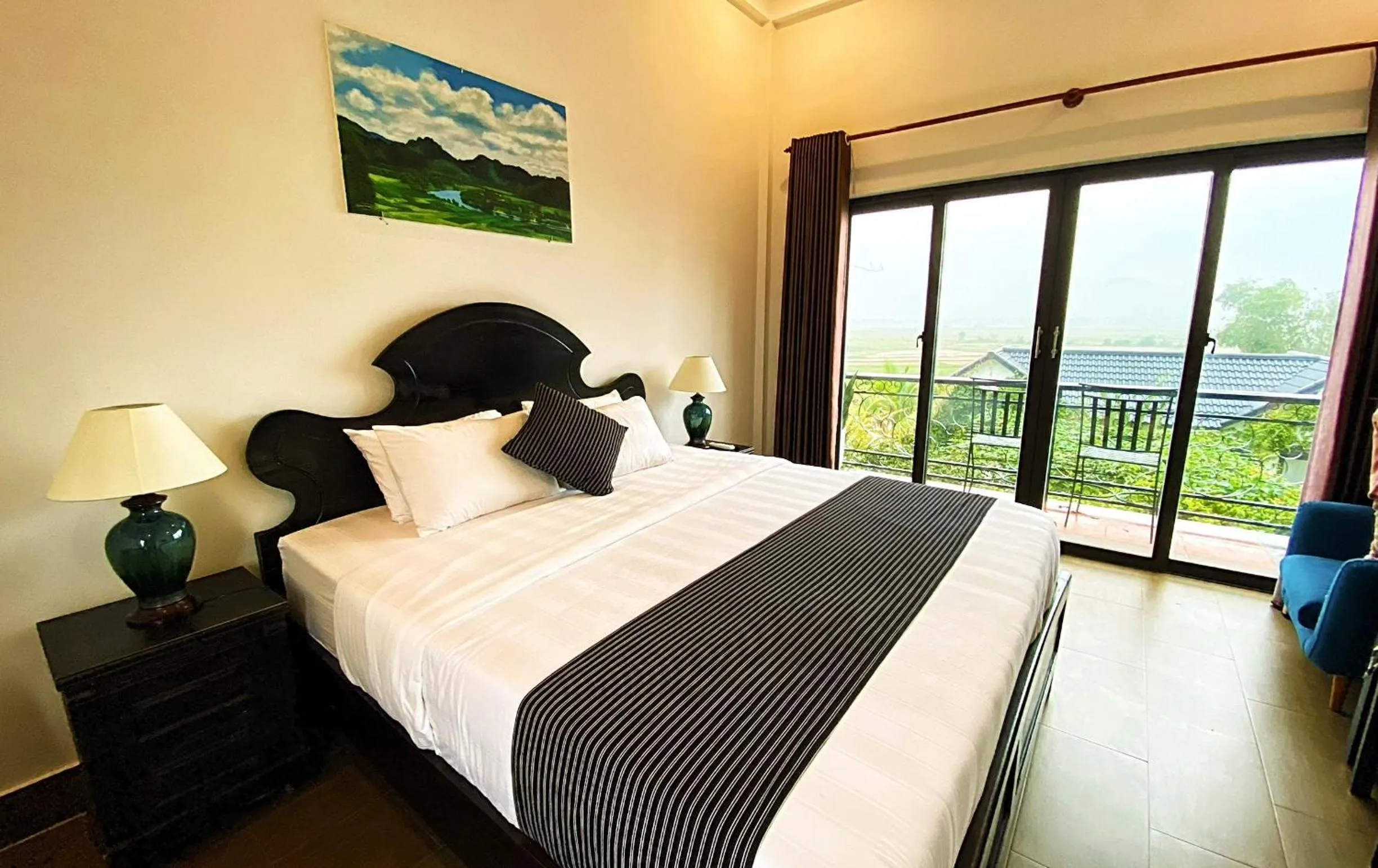 Photo of the whole room, Bed in Karst Villas Phong Nha
