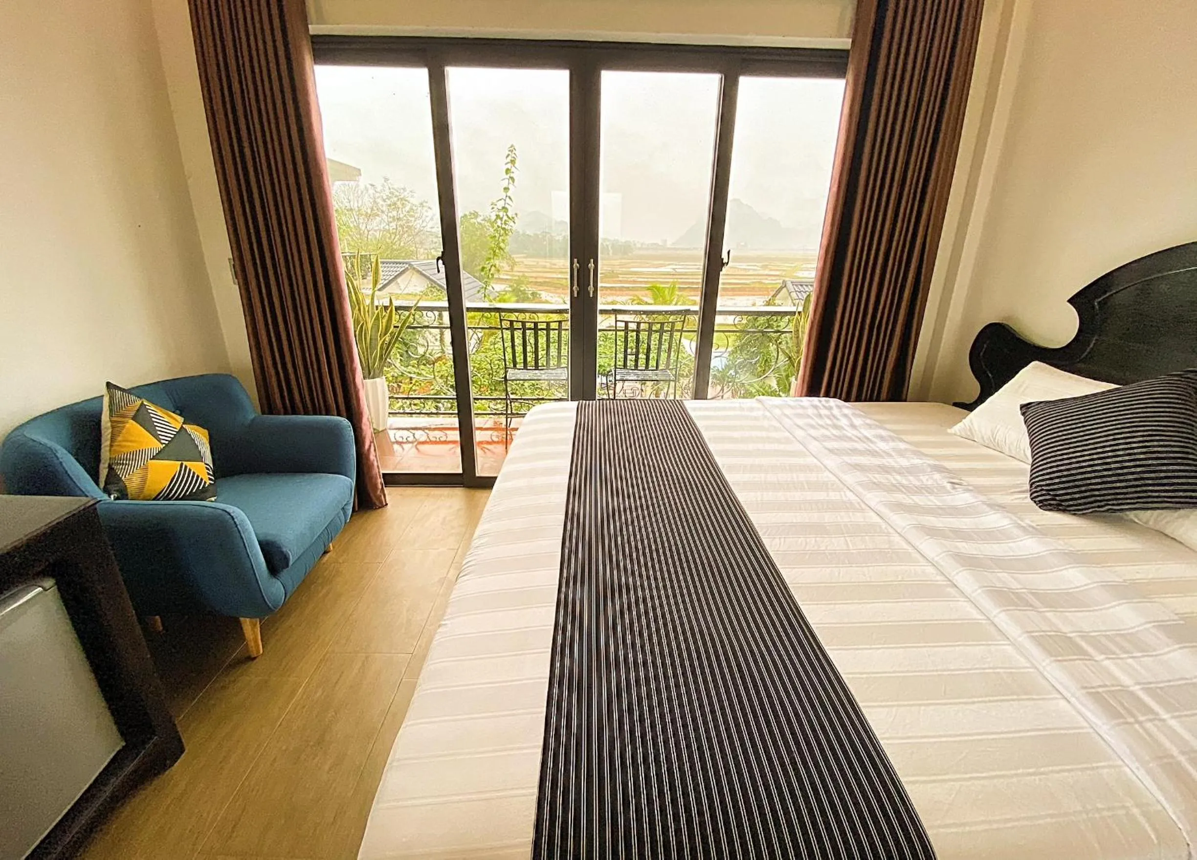 Garden view, Bed in Karst Villas Phong Nha