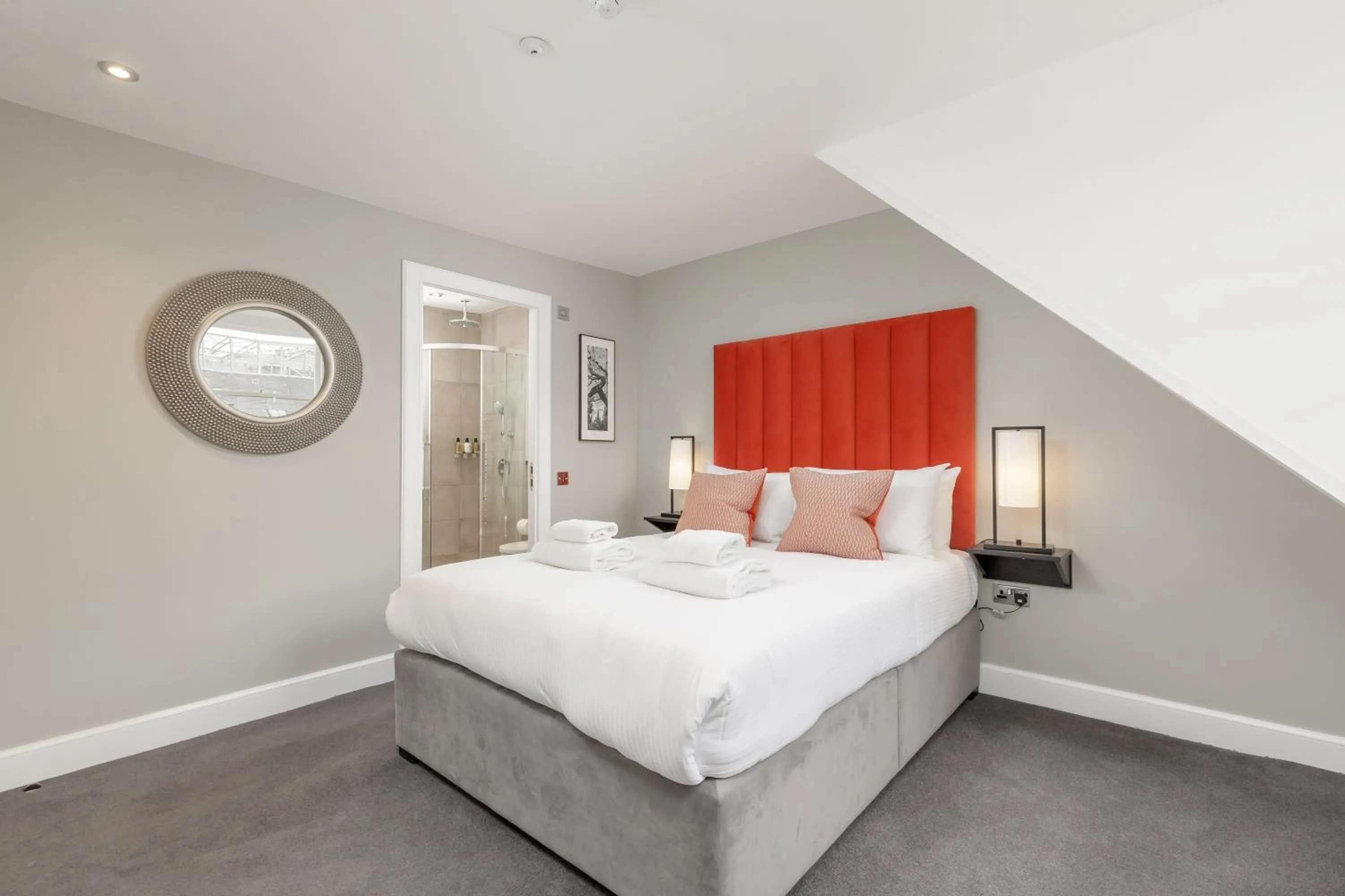 Bedroom, Bed in Destiny Scotland Hanover Apartments