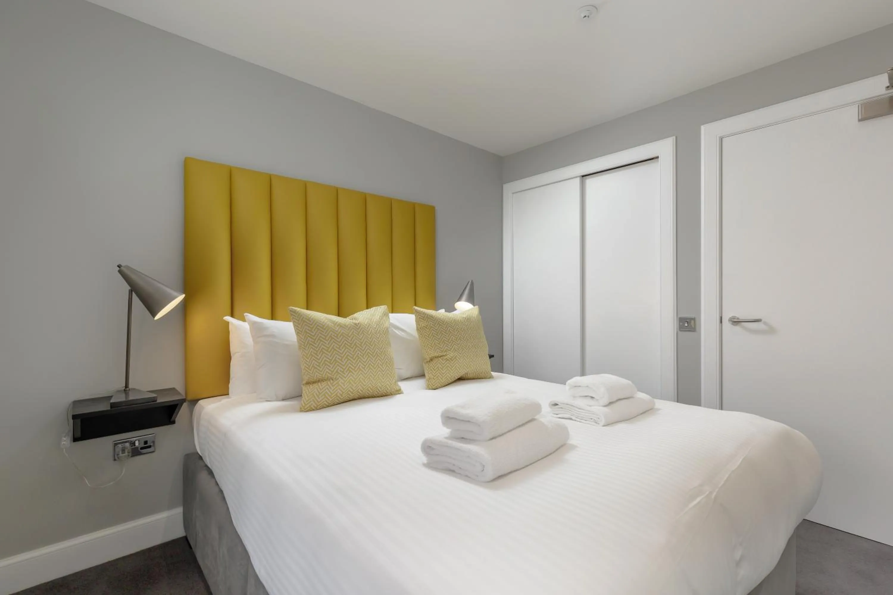 Bedroom, Bed in Destiny Scotland Hanover Apartments