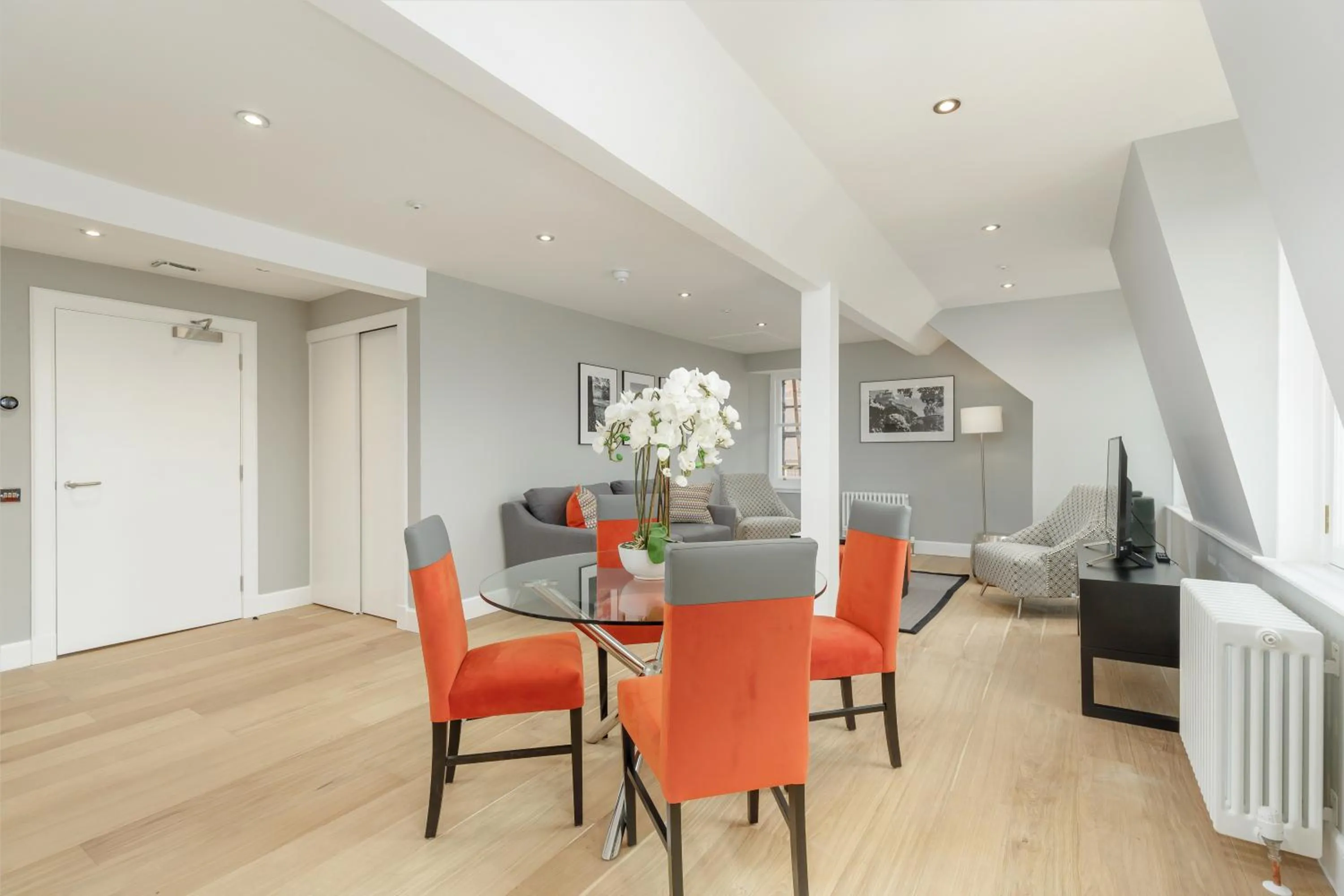 Dining area in Destiny Scotland Hanover Apartments