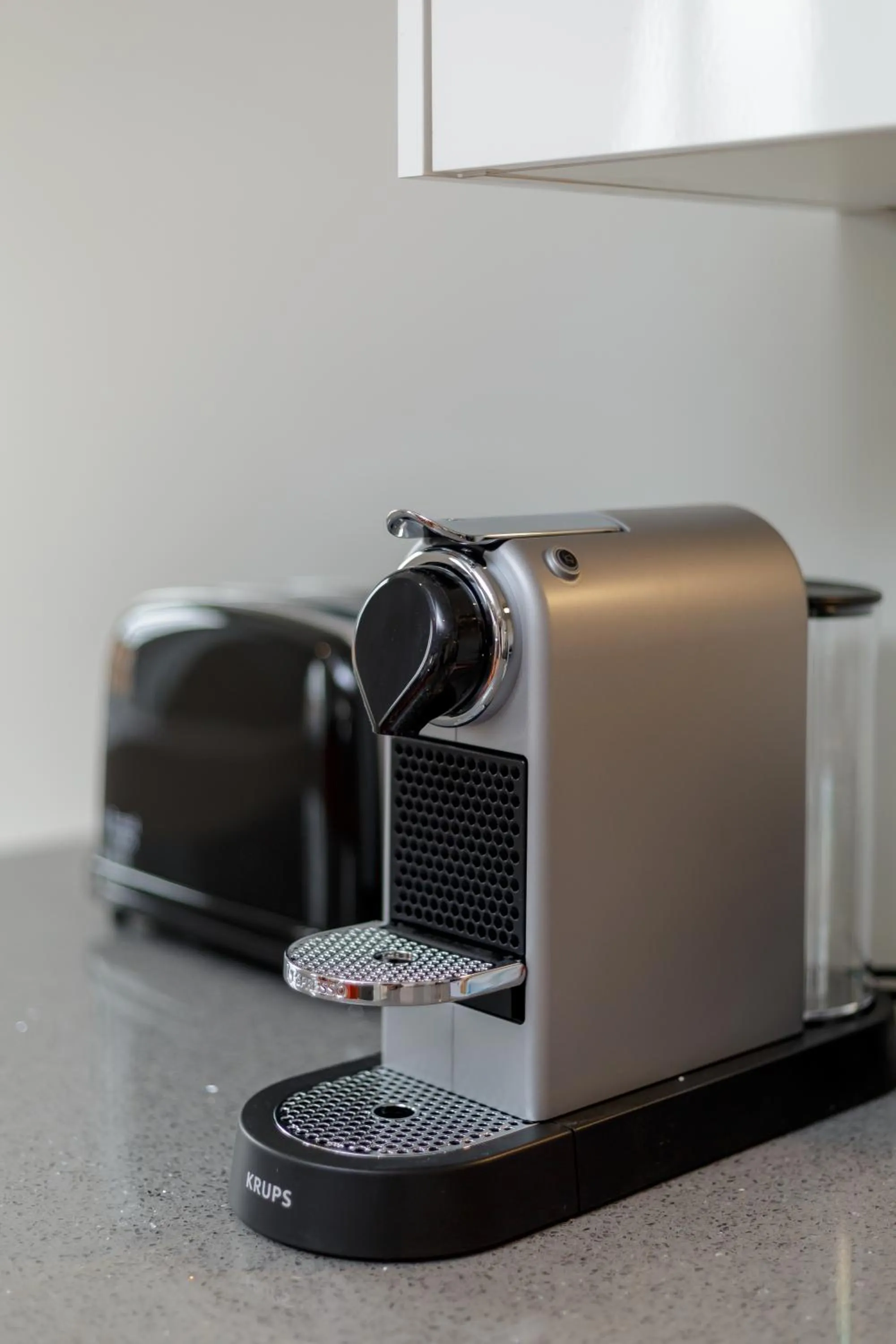 Coffee/tea facilities in Destiny Scotland Hanover Apartments