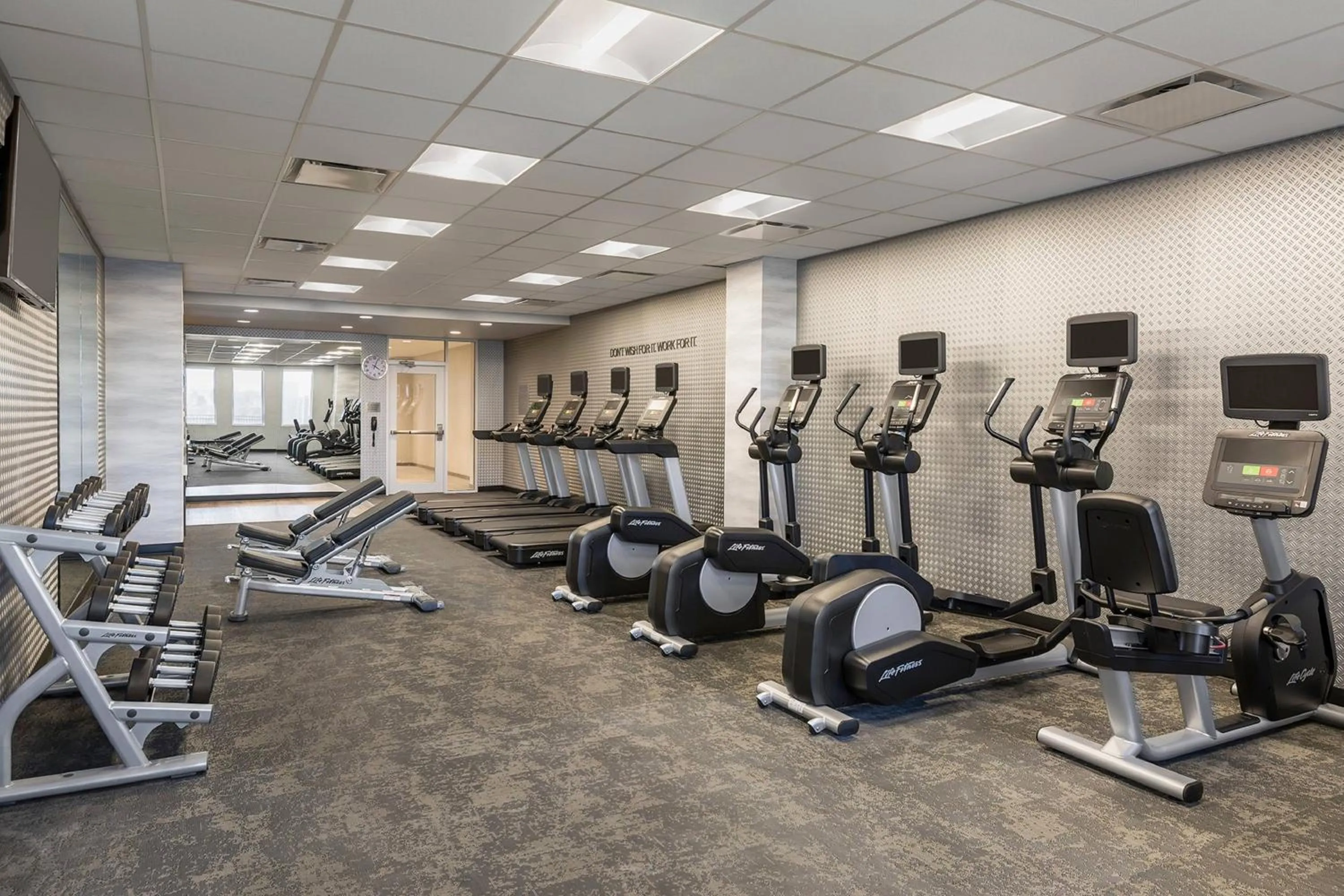 Fitness centre/facilities in Fairfield Inn & Suites by Marriott Des Moines Downtown