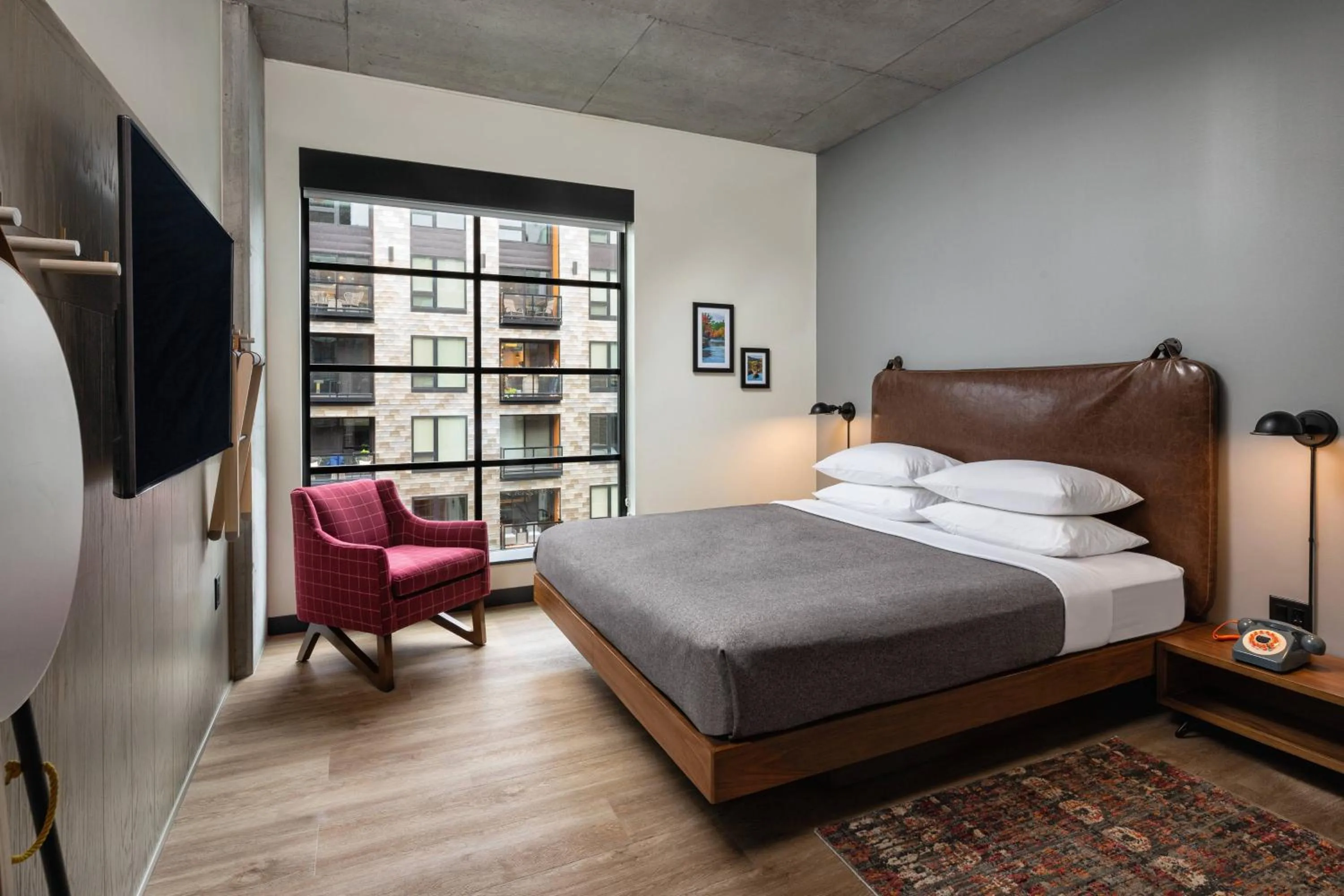 Bedroom, Bed in Moxy Minneapolis Downtown