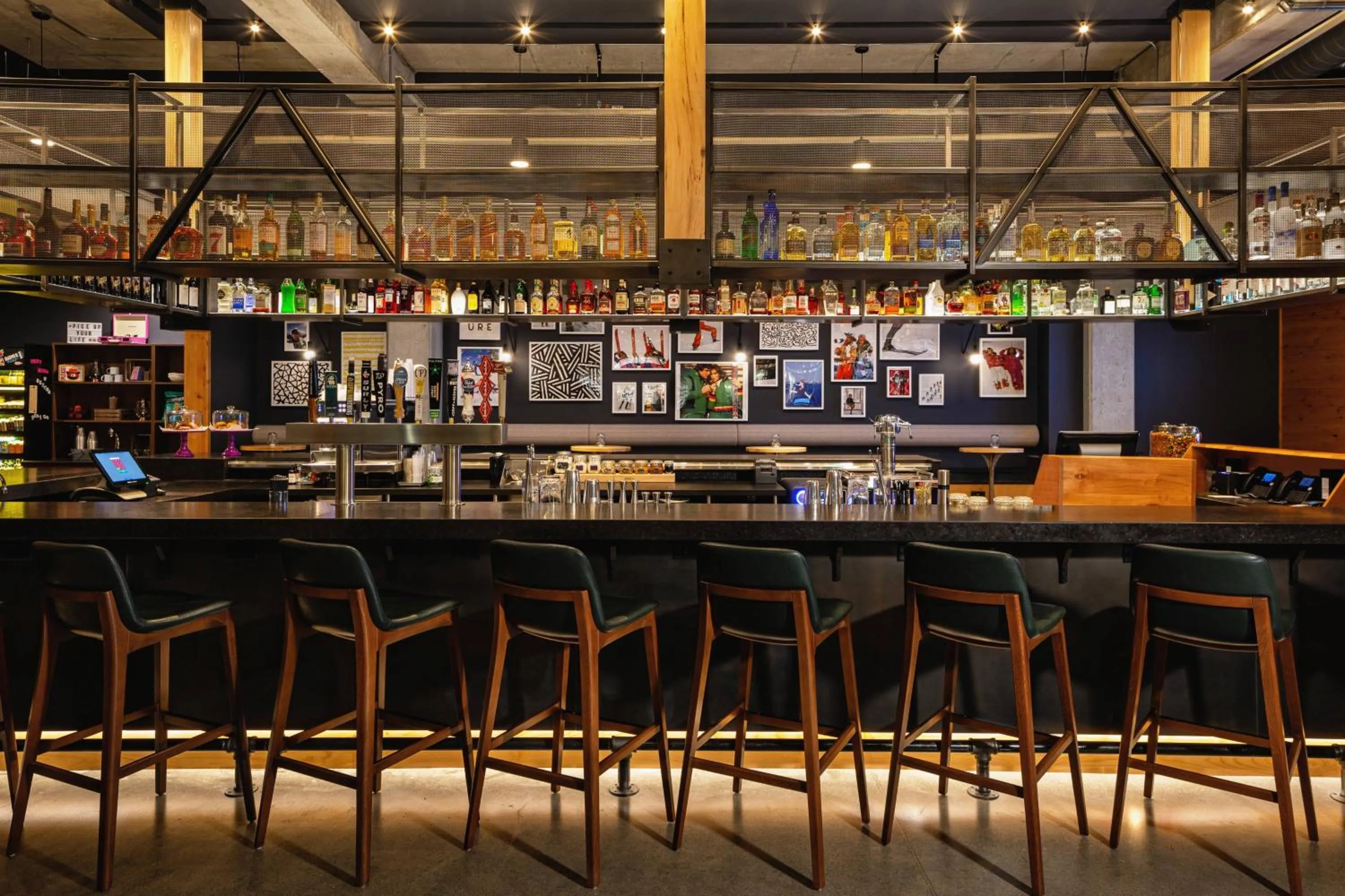 Lounge or bar in Moxy Minneapolis Downtown