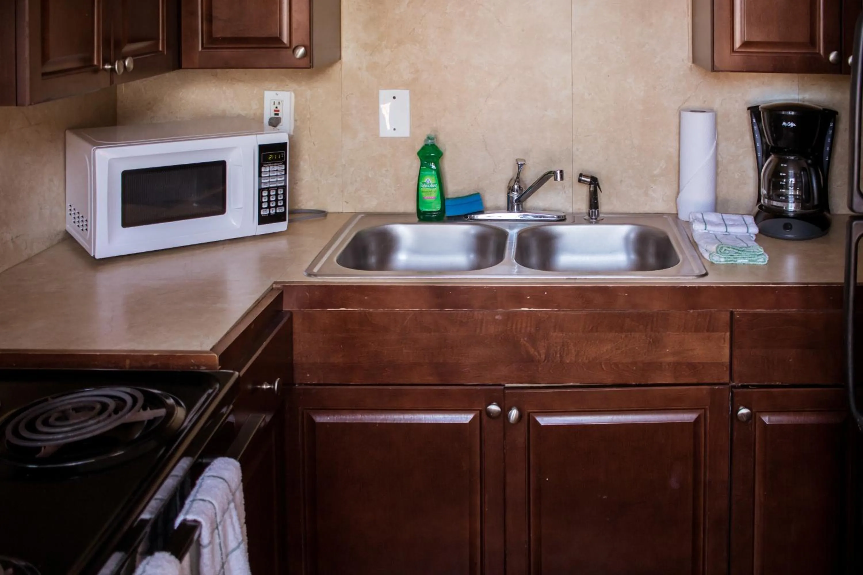 Kitchen or kitchenette in Riptide Oceanfront Hotel