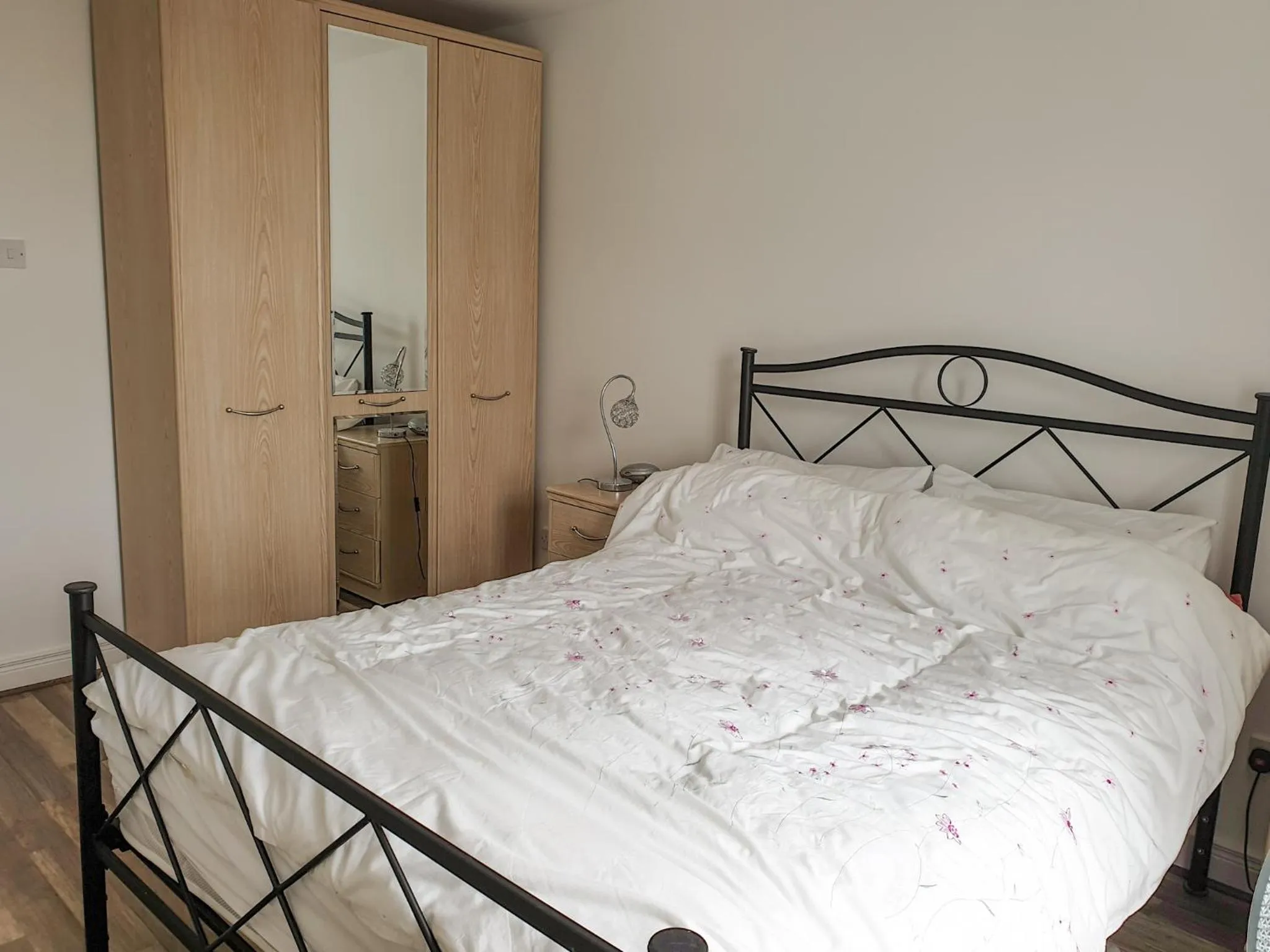 Bedroom, Bed in Coastal View