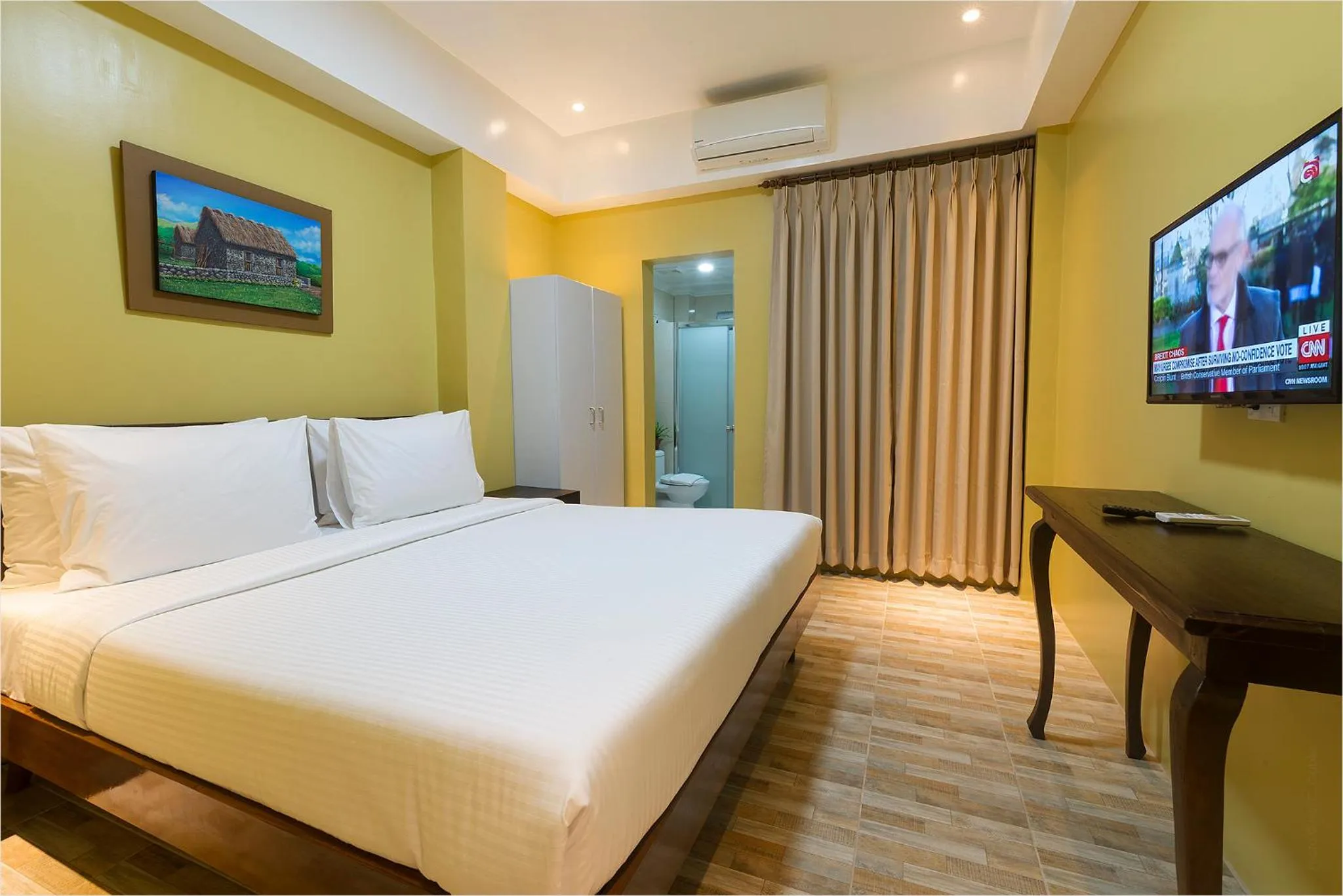 TV and multimedia, Bed in Bernardo's Lantia Hotel