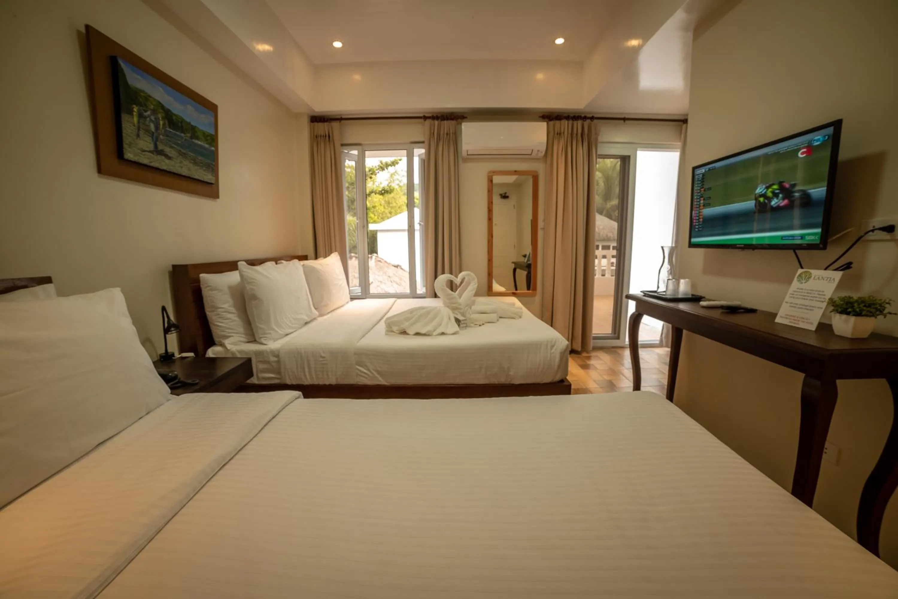 TV and multimedia, Bed in Bernardo's Lantia Hotel