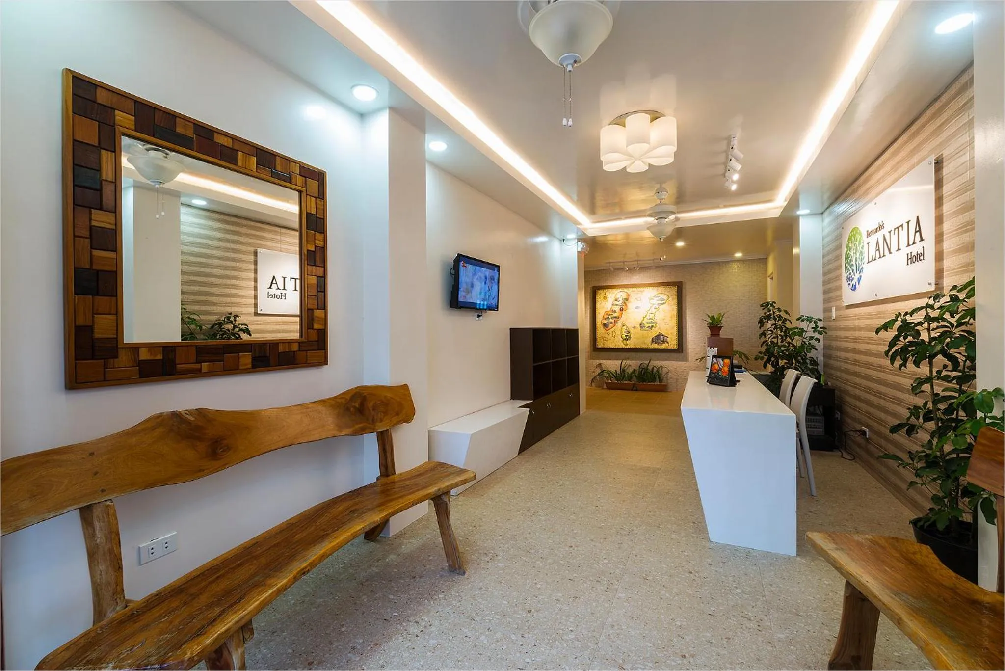 Communal lounge/ TV room in Bernardo's Lantia Hotel