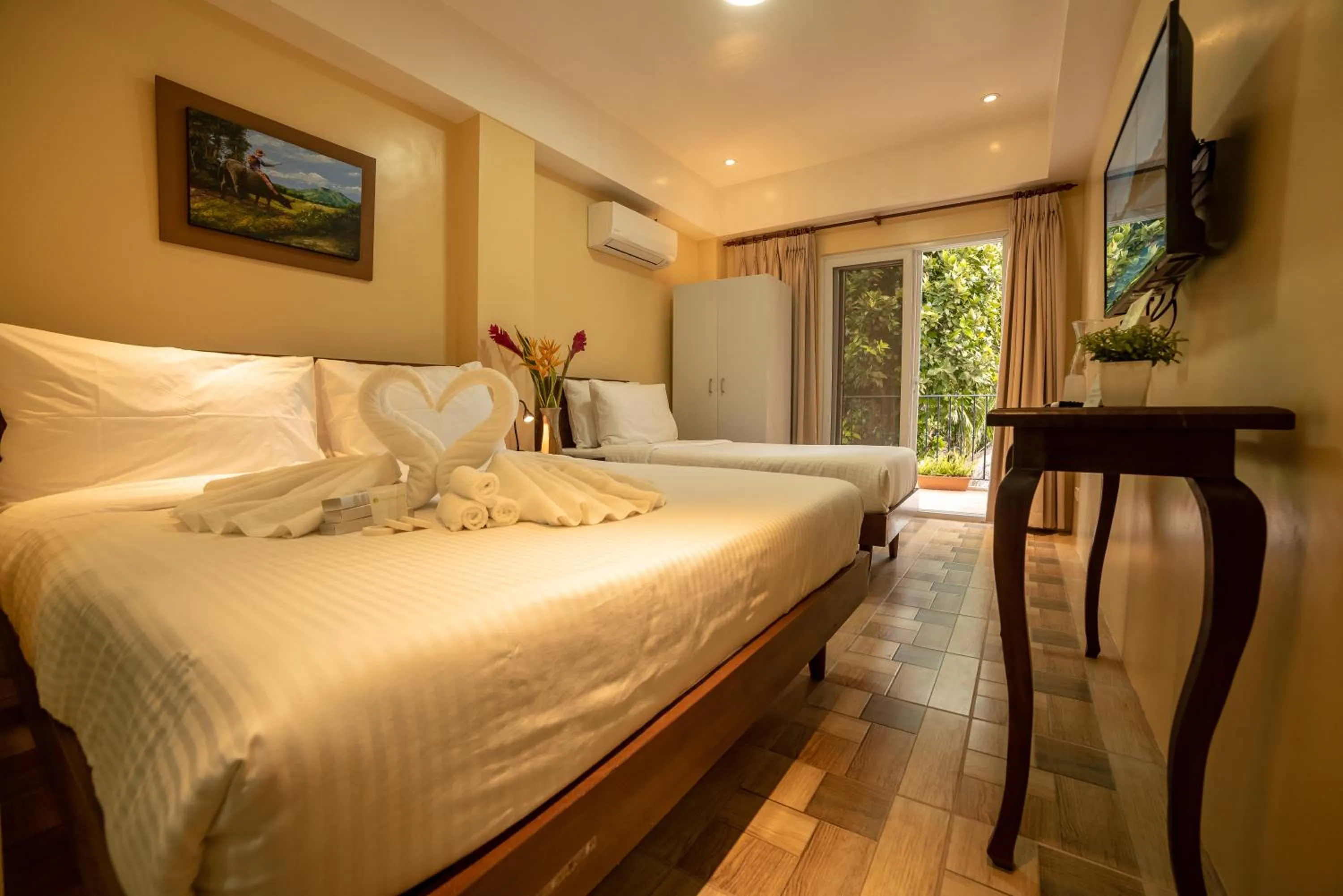 TV and multimedia, Bed in Bernardo's Lantia Hotel