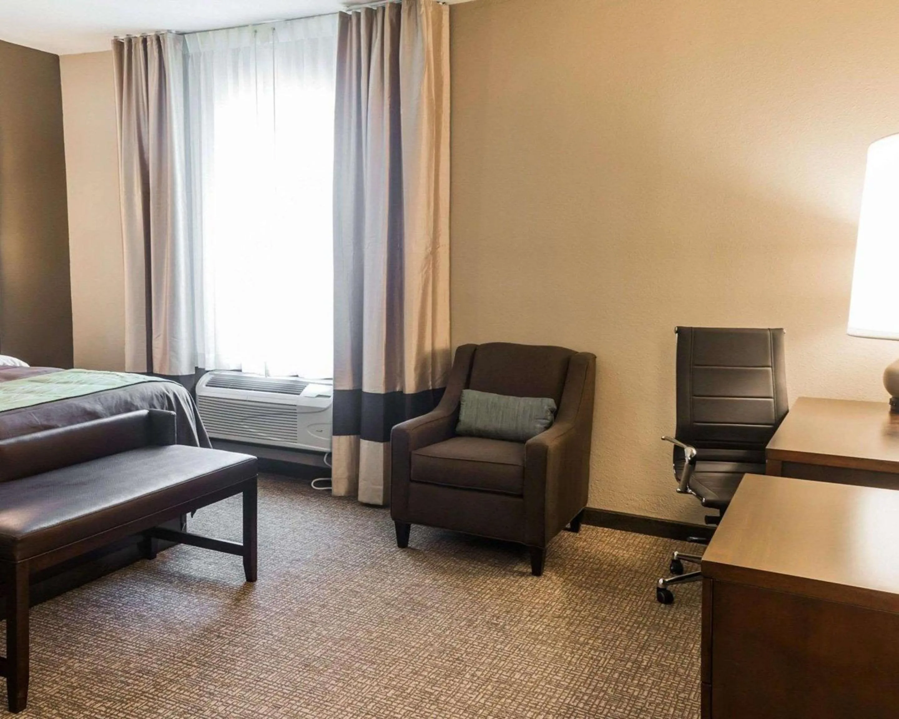 Photo of the whole room, Bed in Comfort Inn & Suites Pharr - McAllen