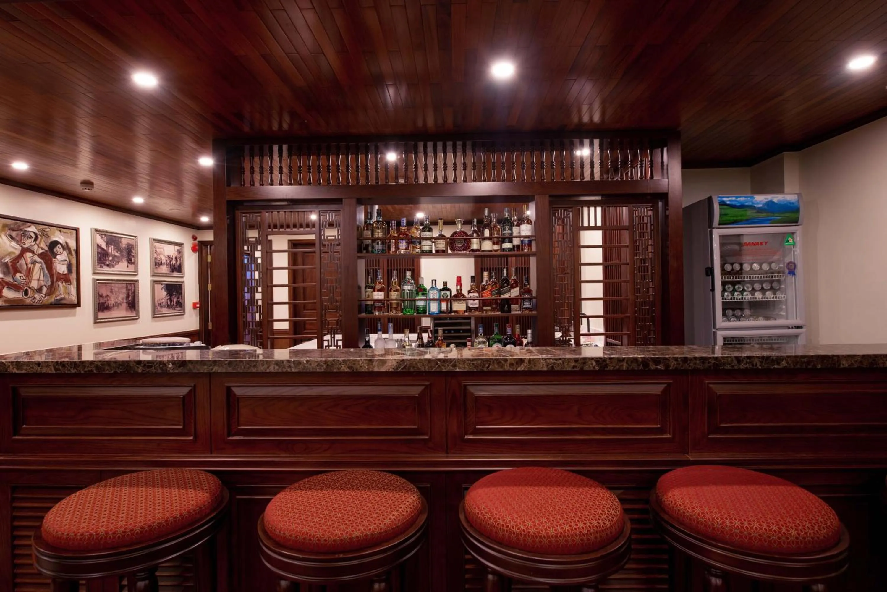 Lounge or bar in Heritage Cruises Binh Chuan Cat Ba Archipelago