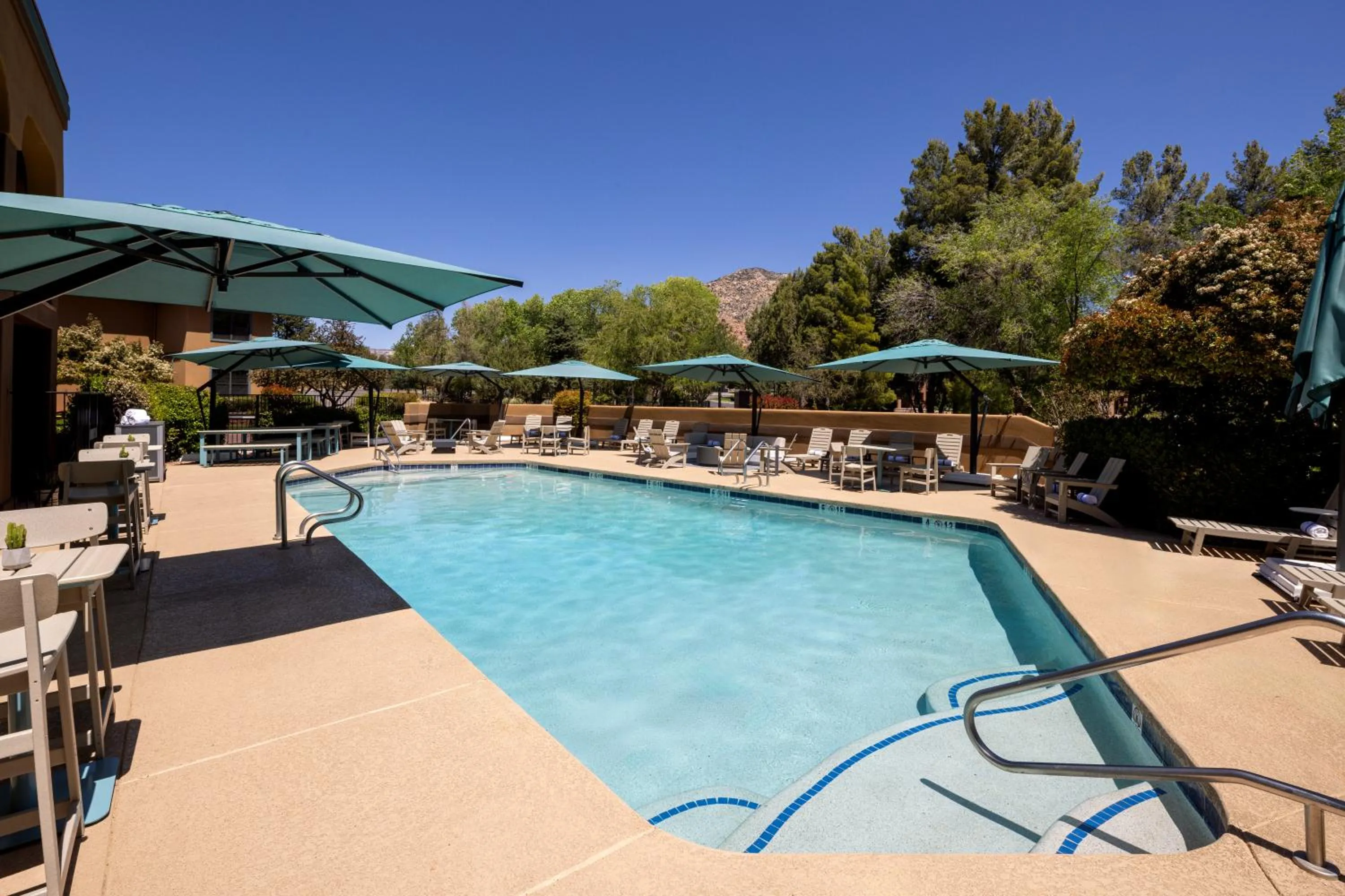 Hot Tub in Mountain Modern Resort Sedona