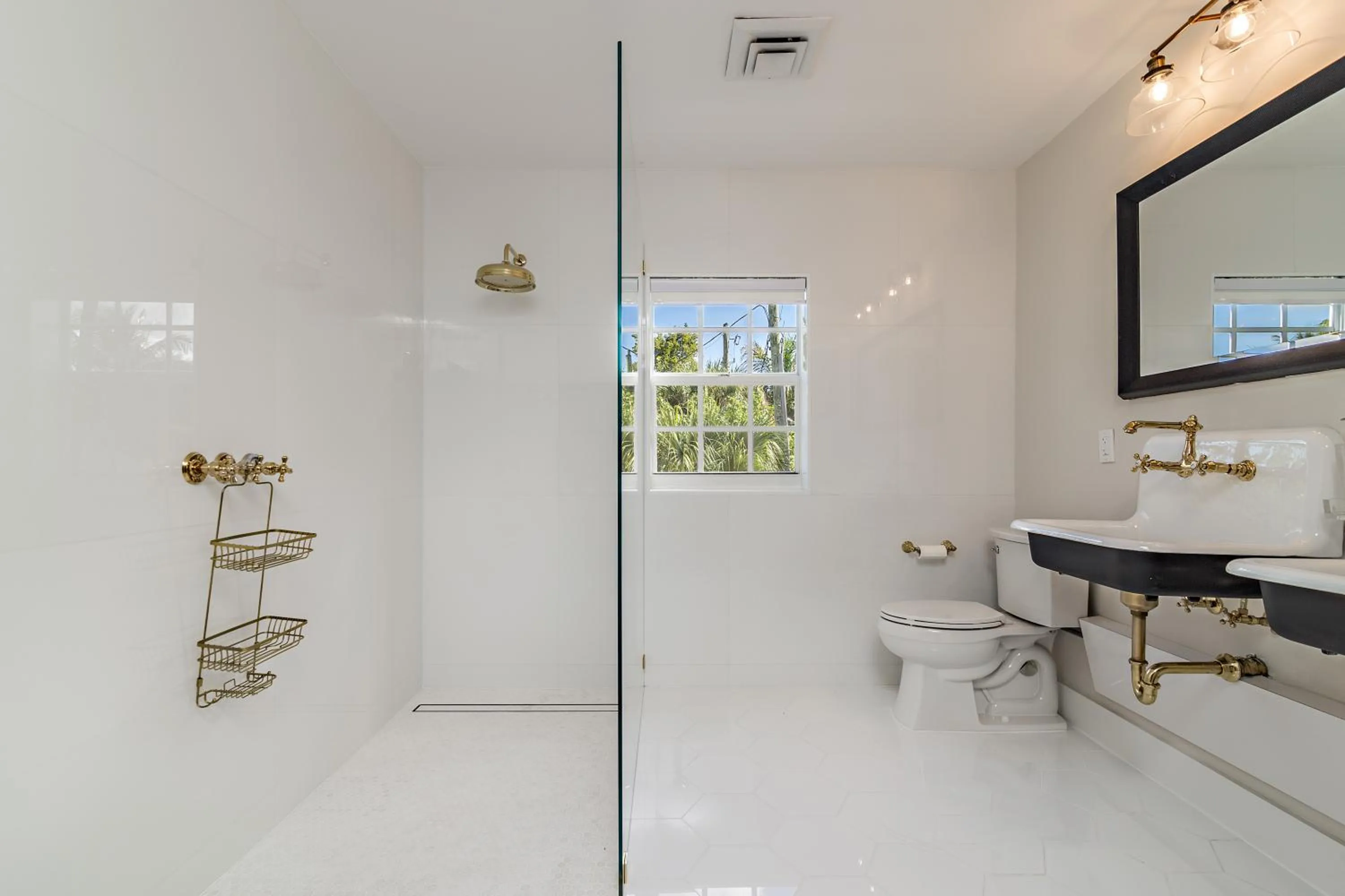 Bathroom in Grandview Gardens