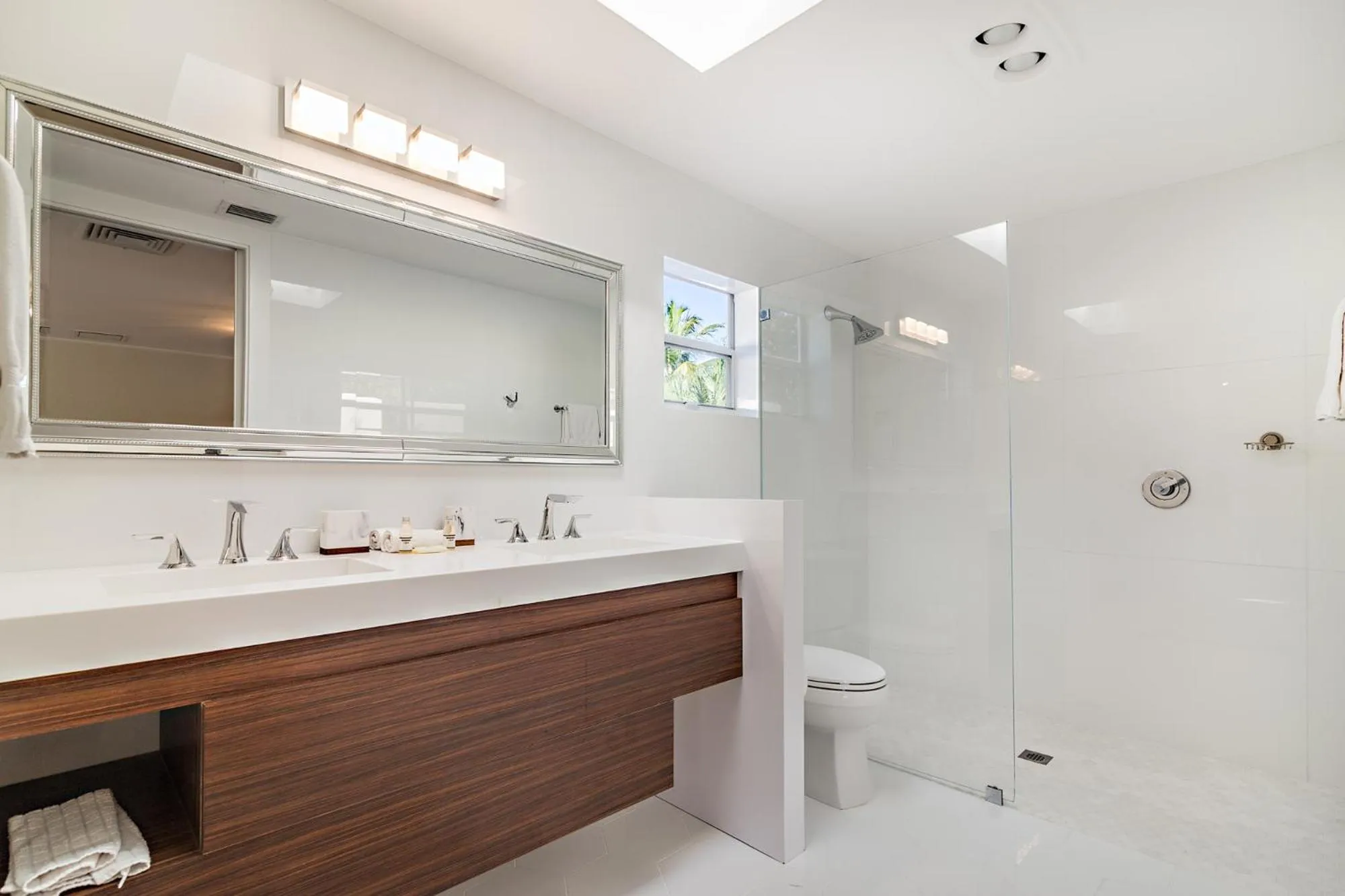 Bathroom in Grandview Gardens